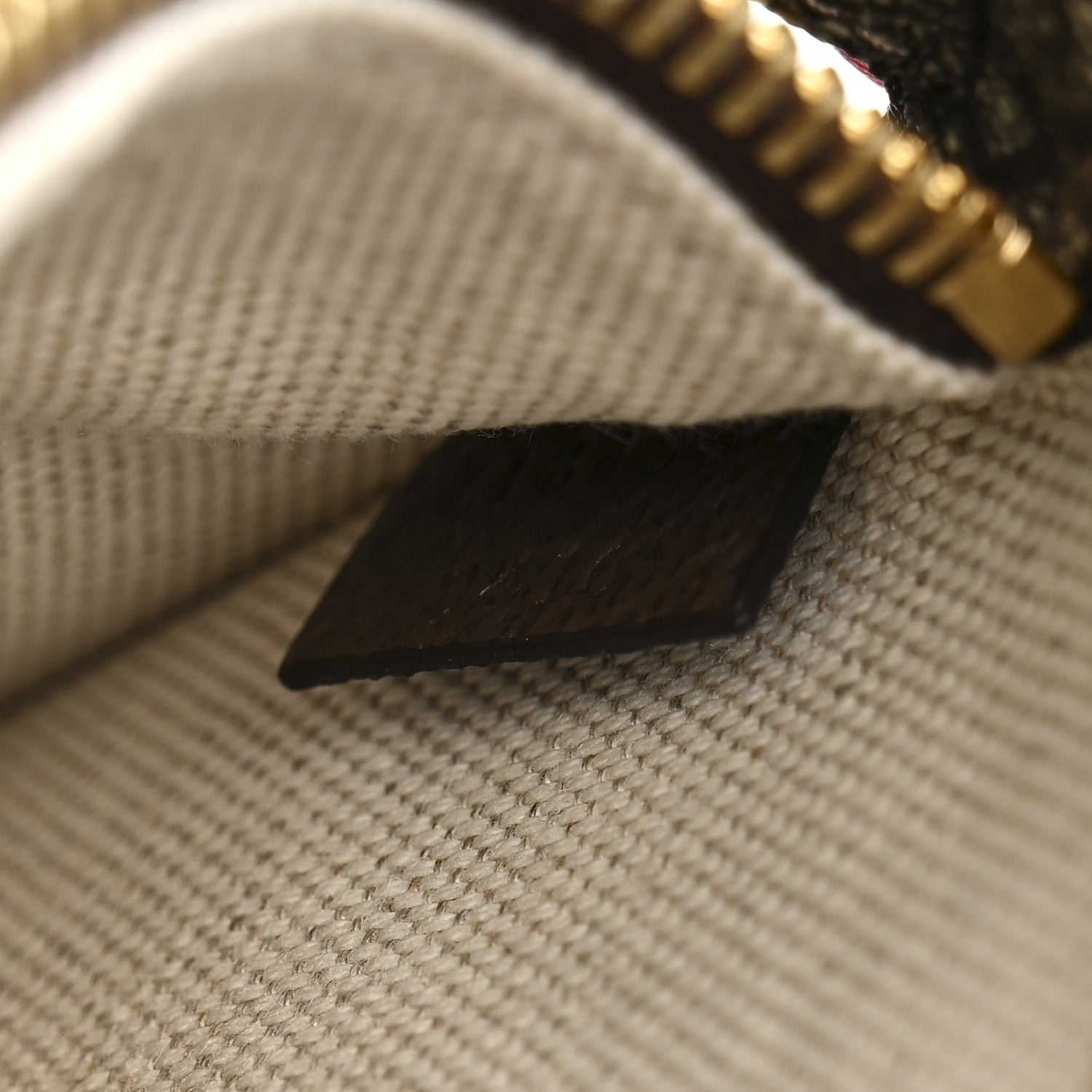 GG Supreme Monogram Textured Dollar Calfskin Blondie Belt Bag Beige Ebony New Acero
