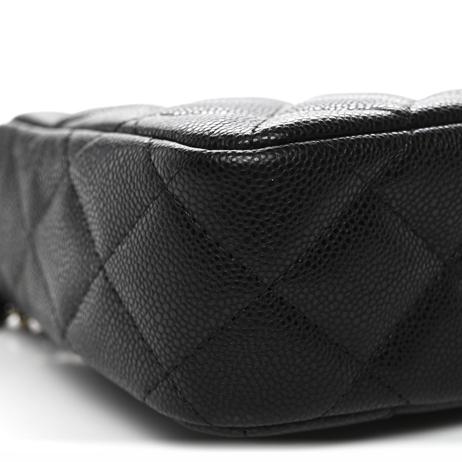 Caviar Quilted Purse With Chain Black