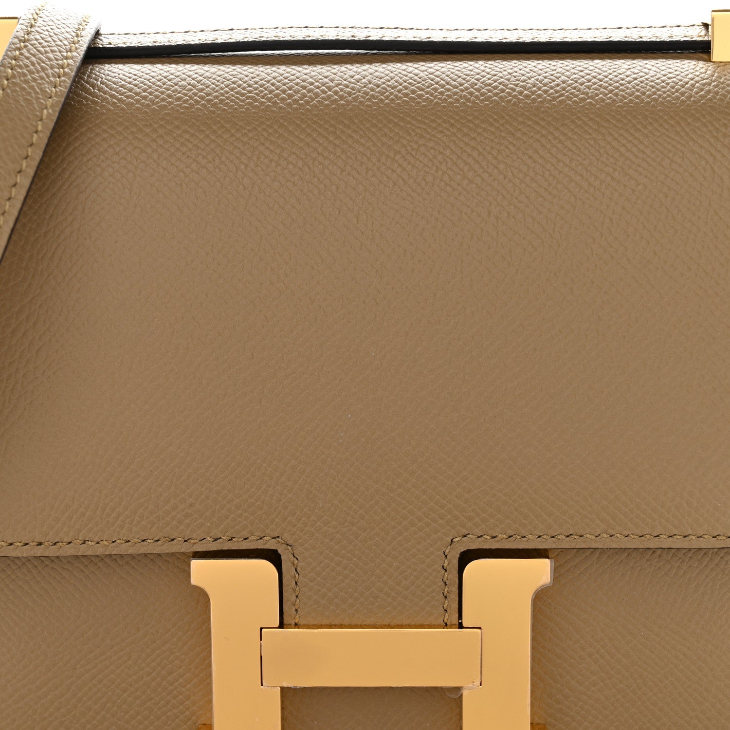 Epsom Constance 18 Poussiere