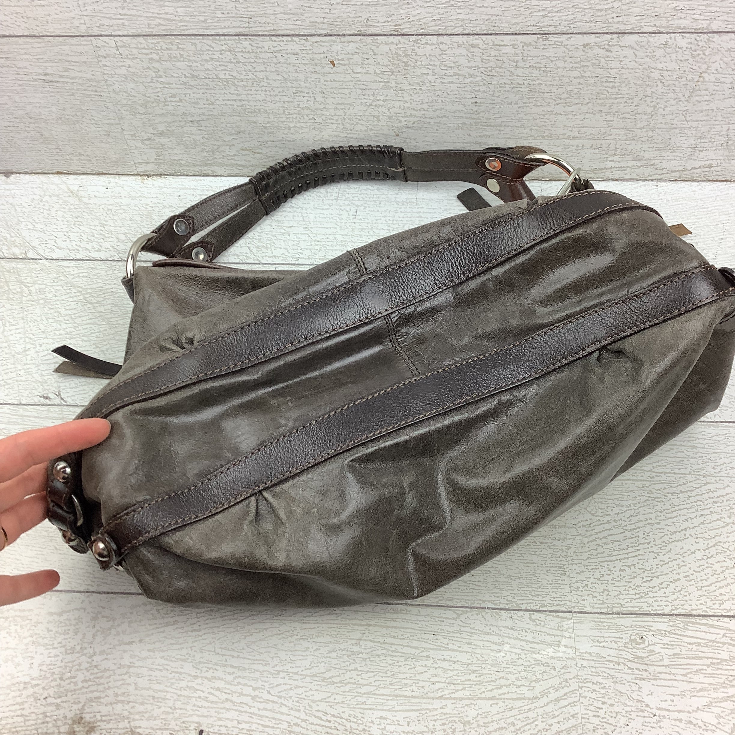 Handbag Leather By Clothes Mentor, Size: Medium