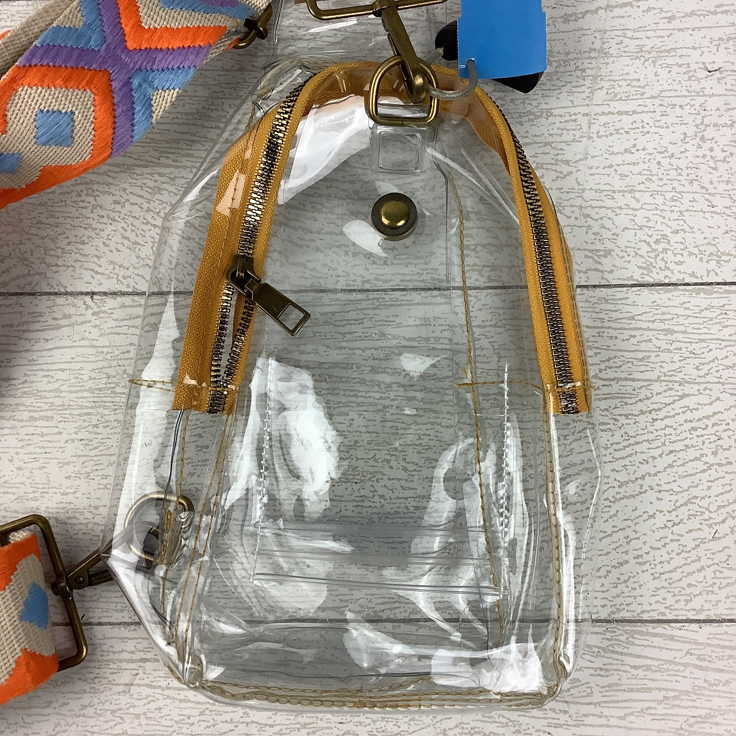 Crossbody By Clothes Mentor, Size: Medium