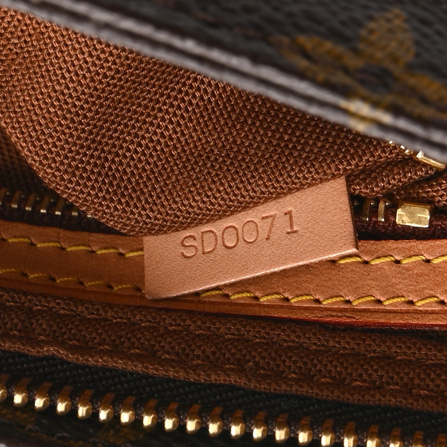 Monogram Trotteur