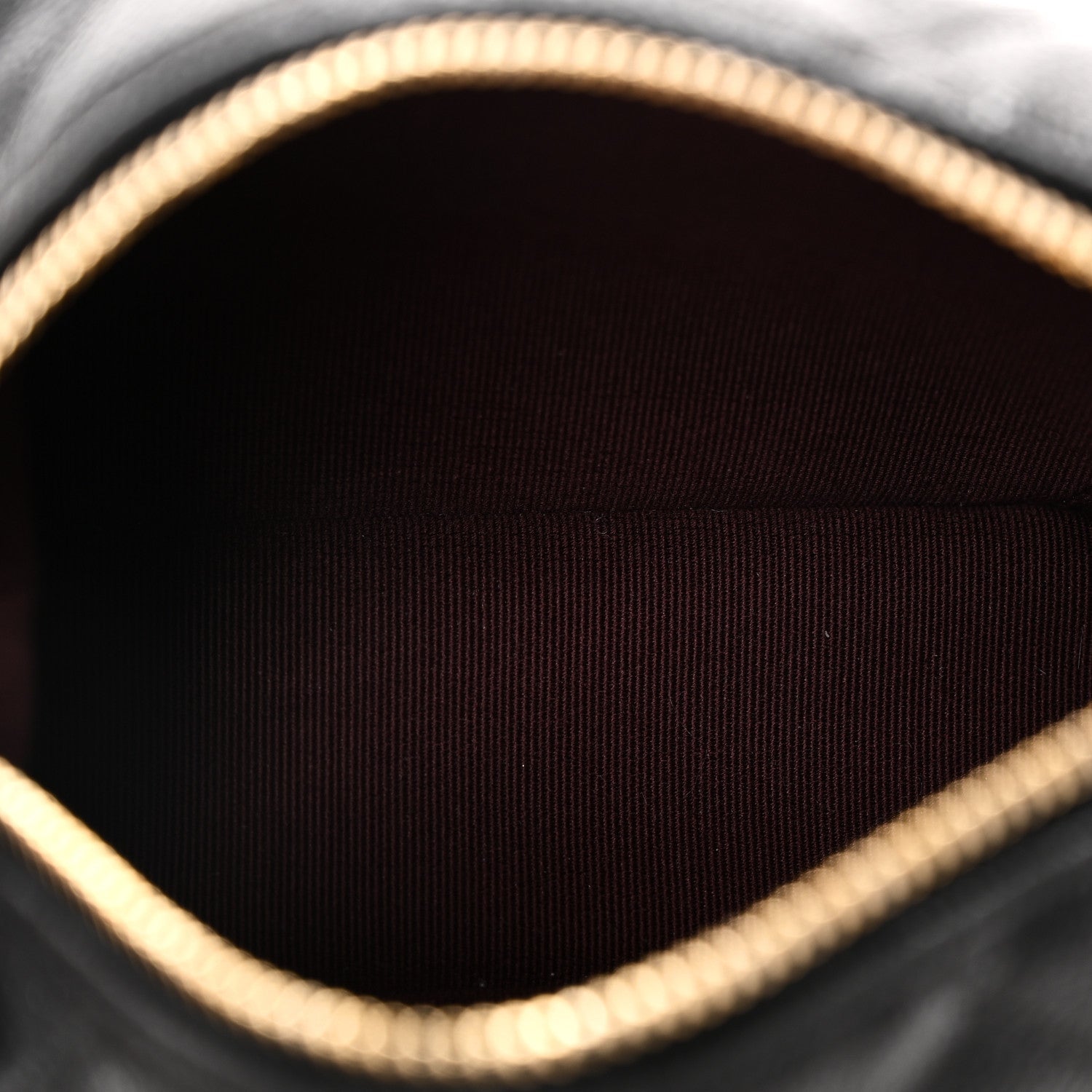 Caviar Quilted Hobo Clutch With Chain Black