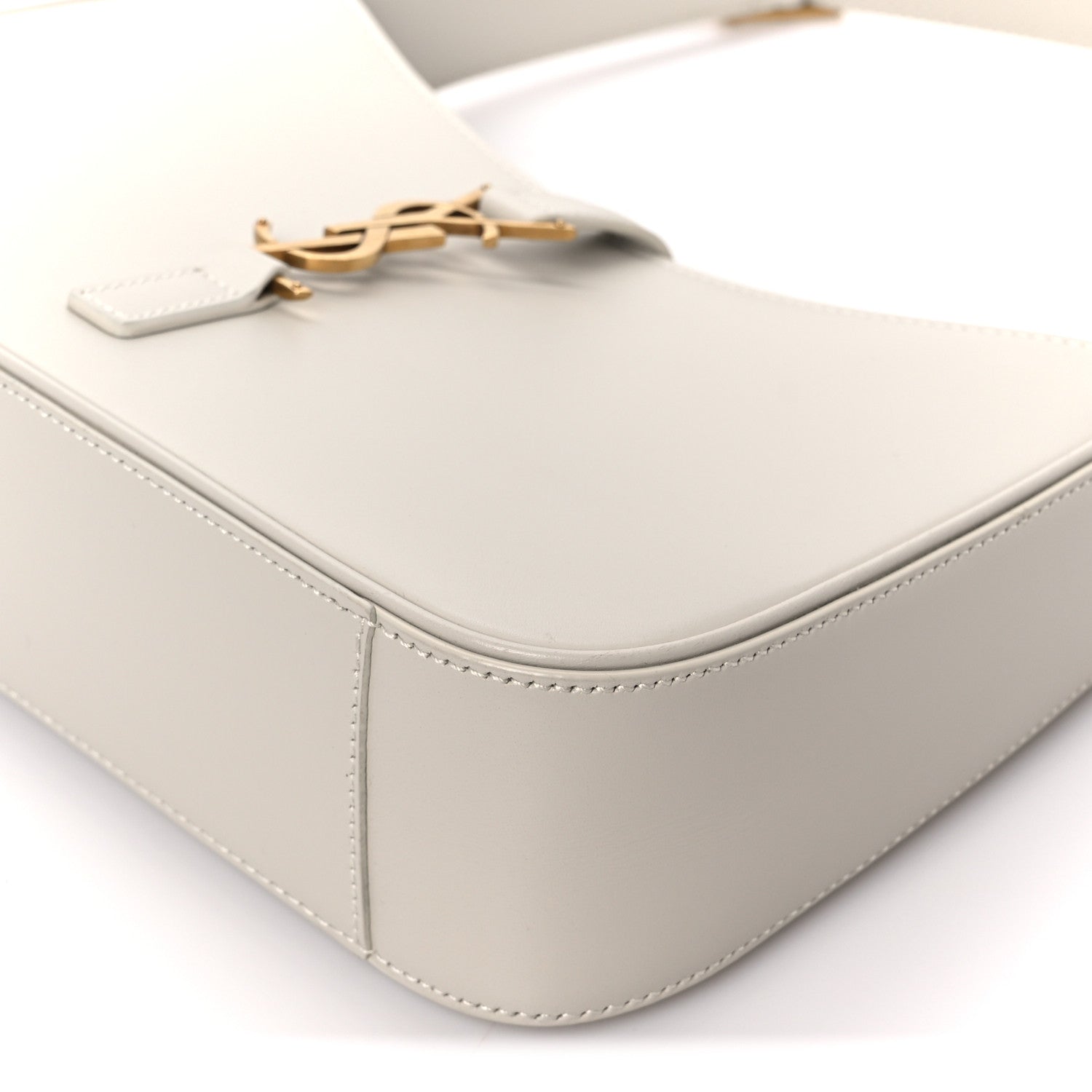 Smooth Calfskin Le 5 A 7 Hobo Crema Soft