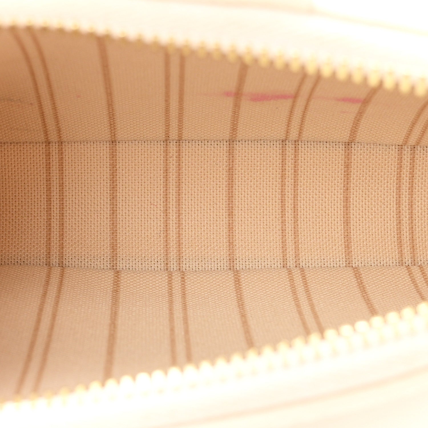 Empreinte Easy Pouch On Strap Cream
