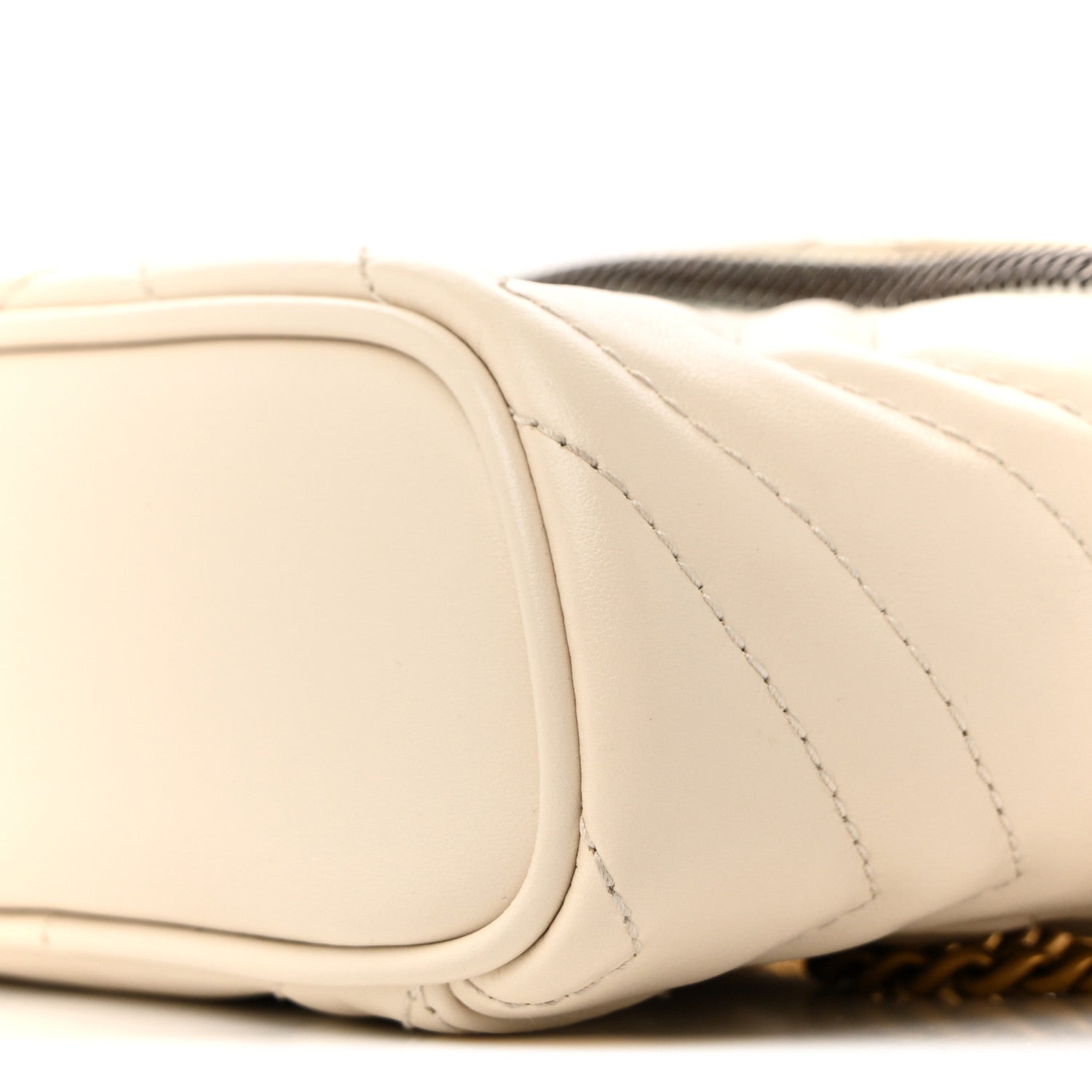 Calfskin Matelasse Chevron Mini GG Marmont Top Handle Bag Mystic White