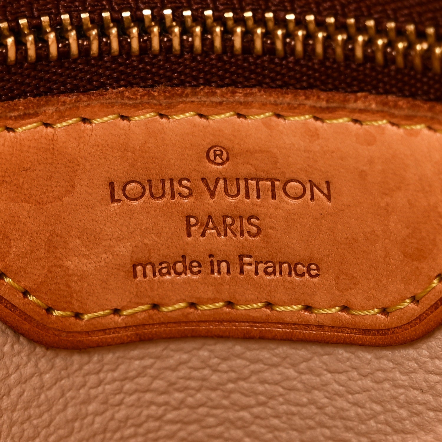 Monogram Petit Bucket 23
