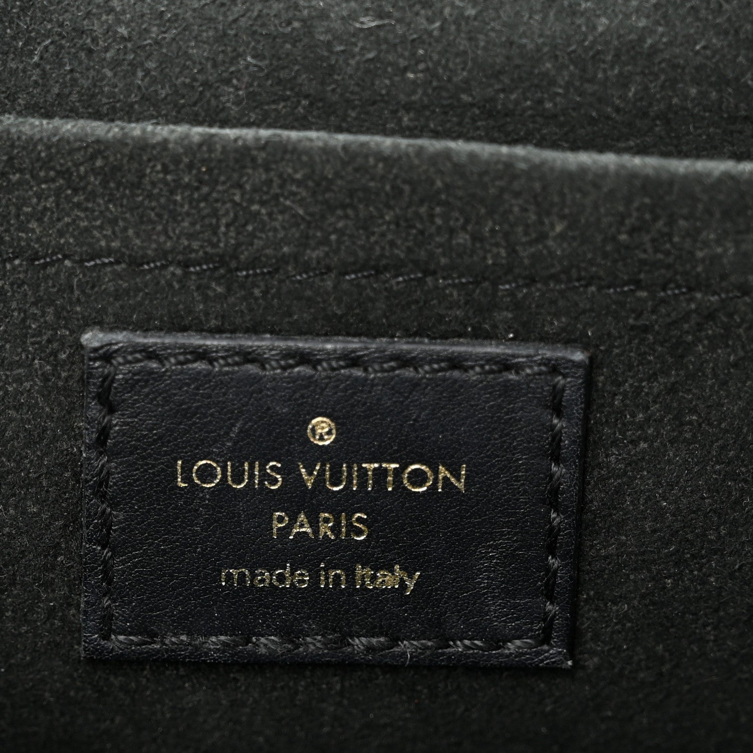 Calfskin New Wave Chain MM Black