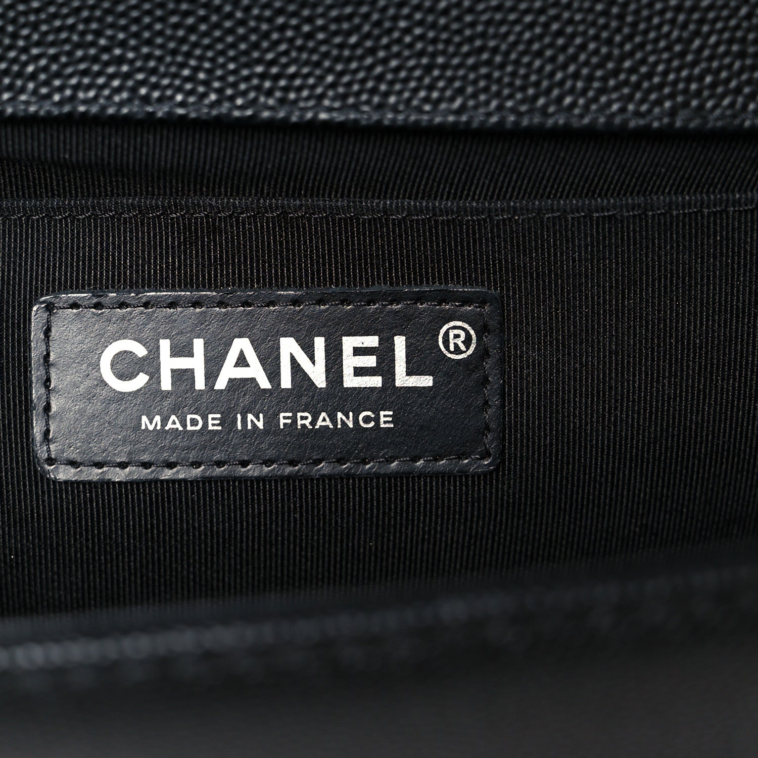 Caviar Quilted Medium Boy Flap Black
