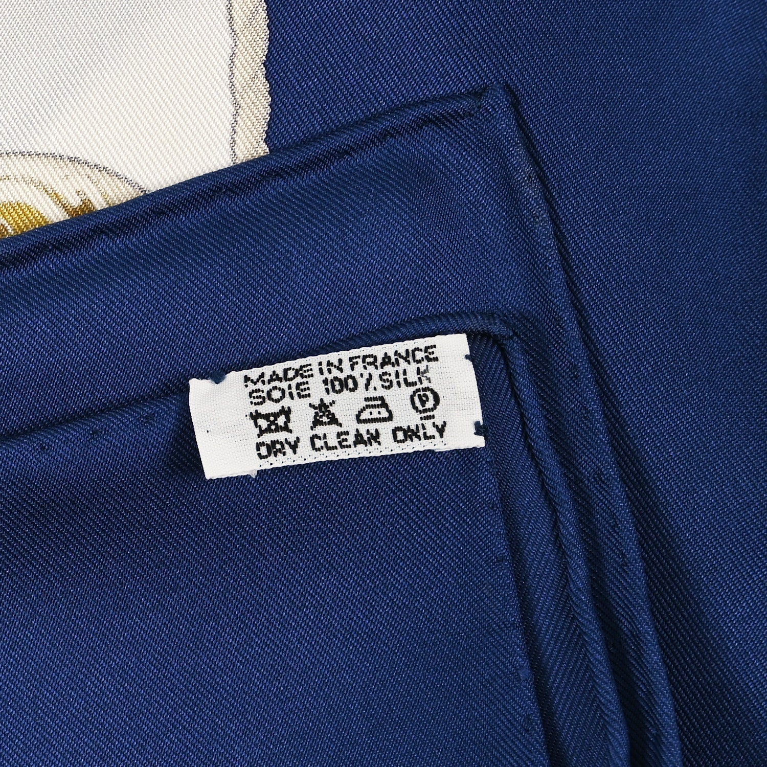 Silk Au-dela des Cinq Mers Scarf 90