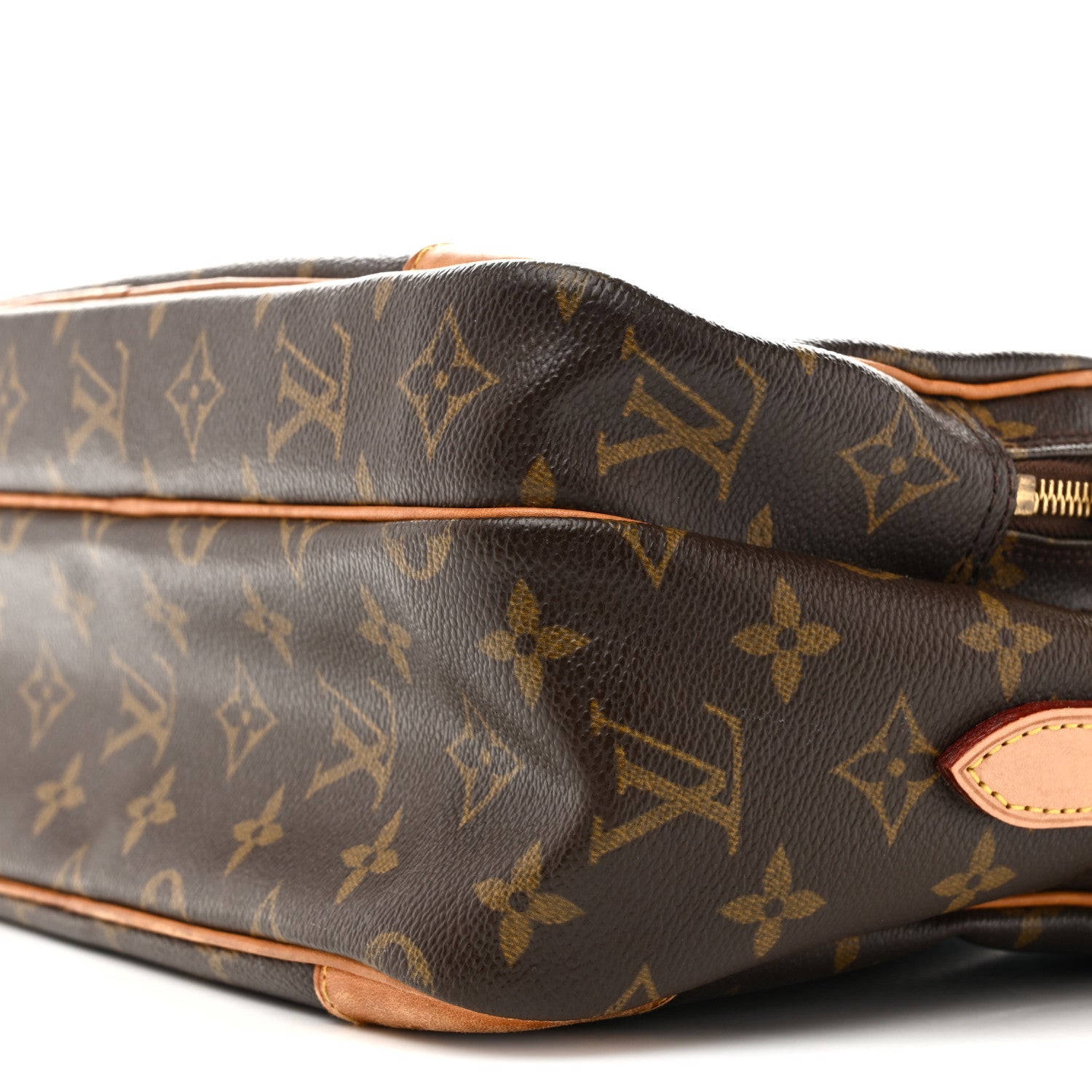 Monogram Nil 28