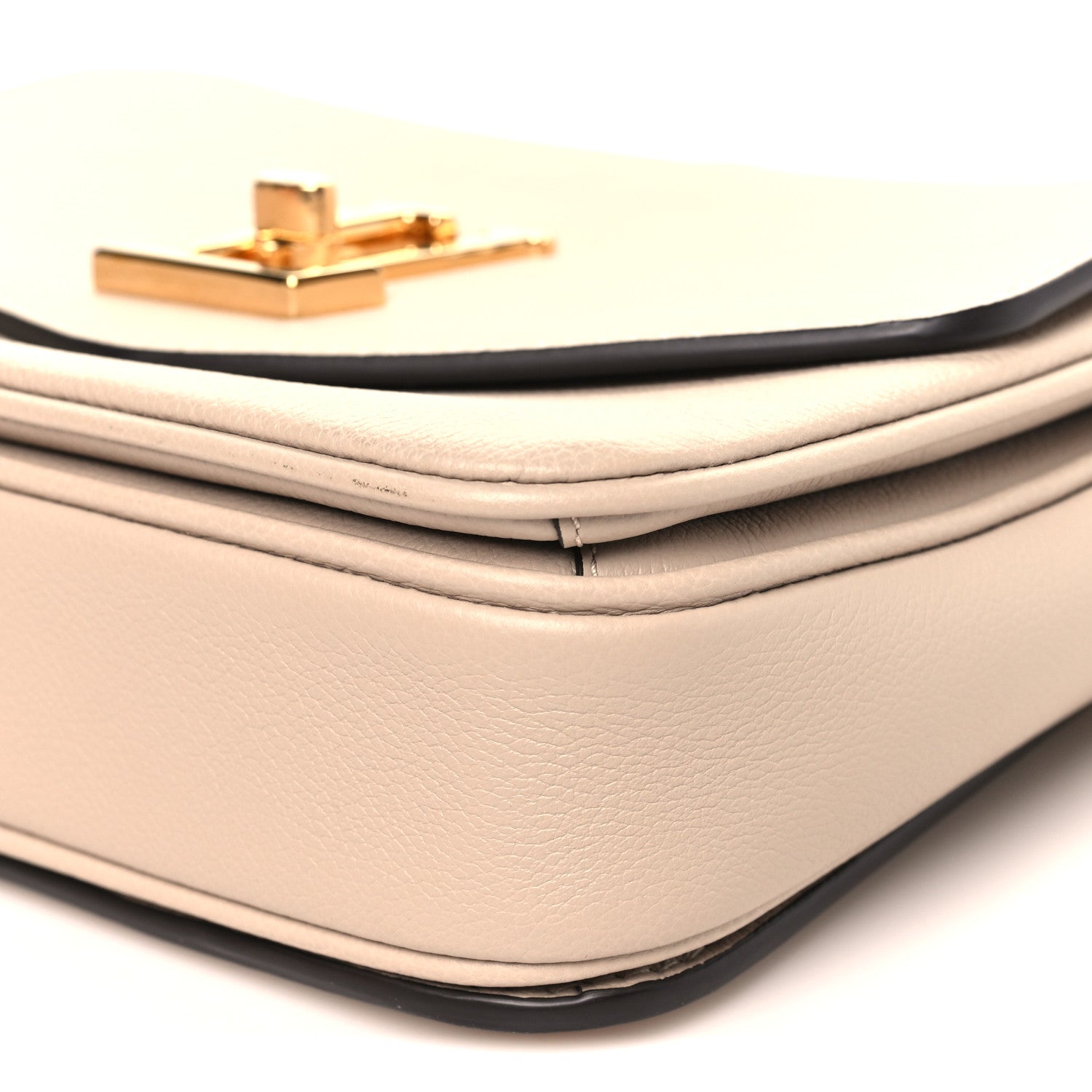 Grained Calfskin Lockme Oxford Greige