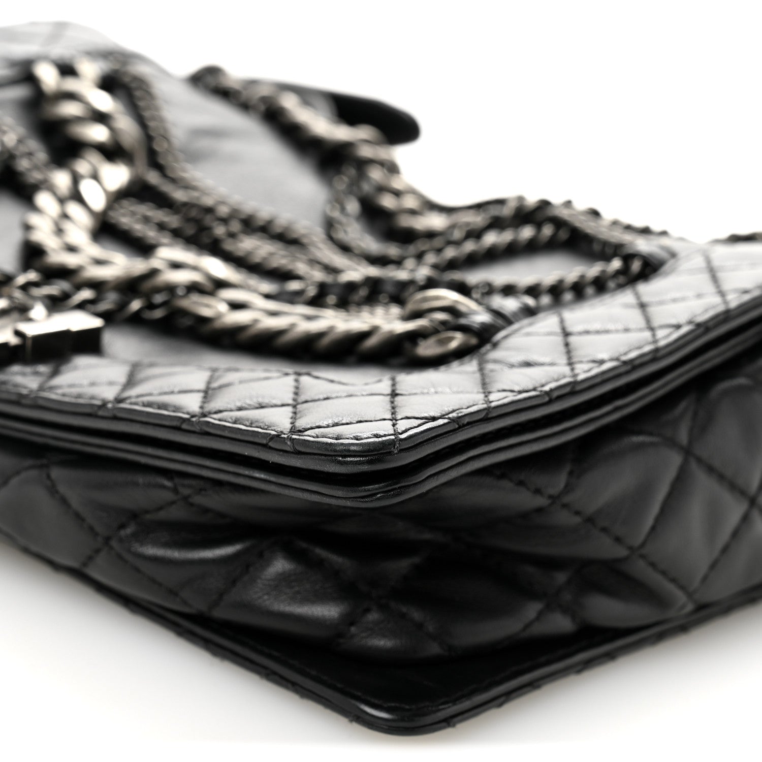 Calfskin Enchained Medium Boy Flap Black