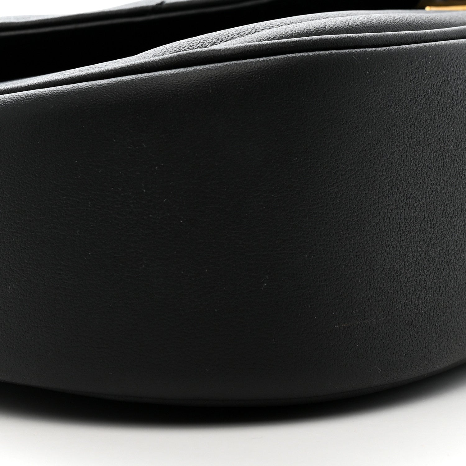 Calfskin New Wave Chain MM Black