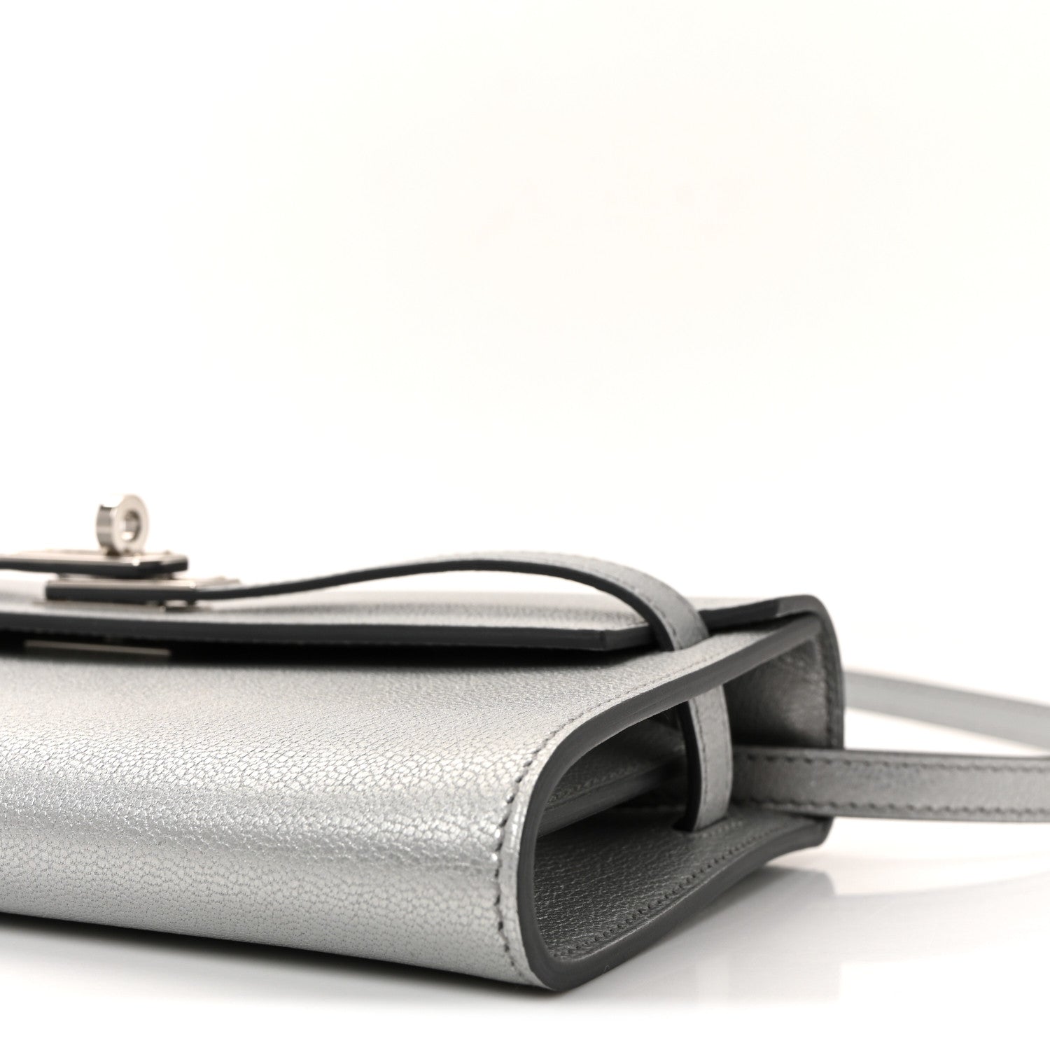 Metallic Chevre Chamkilight Kelly Wallet To Go Argent