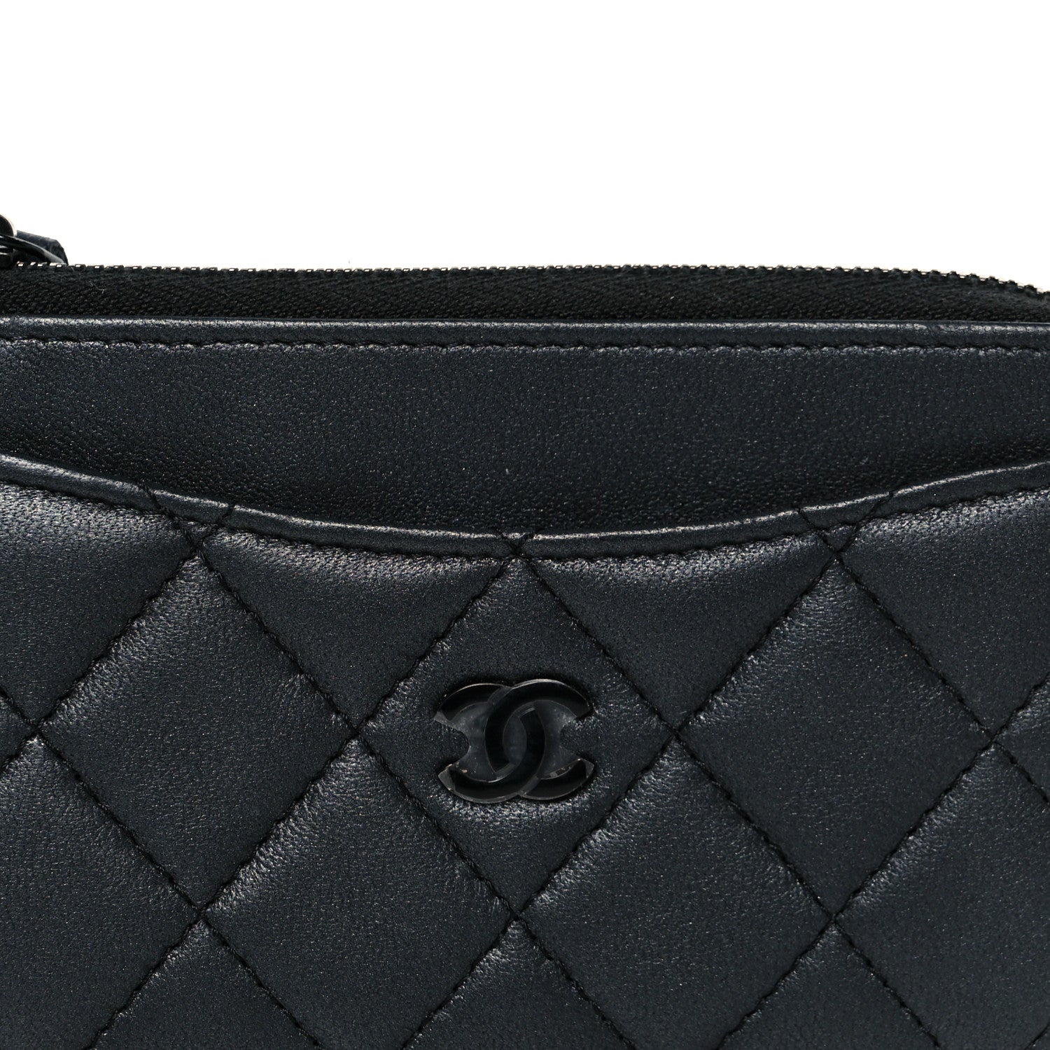 Pearly Lambskin Quilted Zip Card Holder So Black