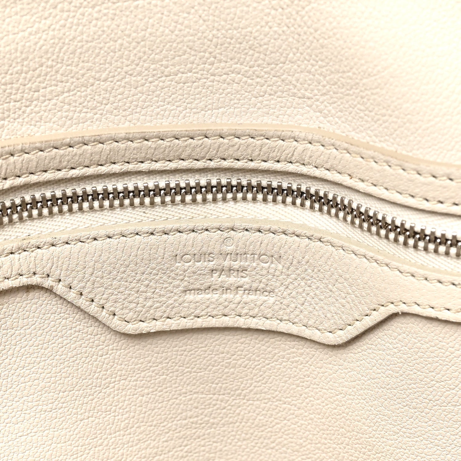 Veau Ecorce Haute Maroquinerie Lockit MM Ivory