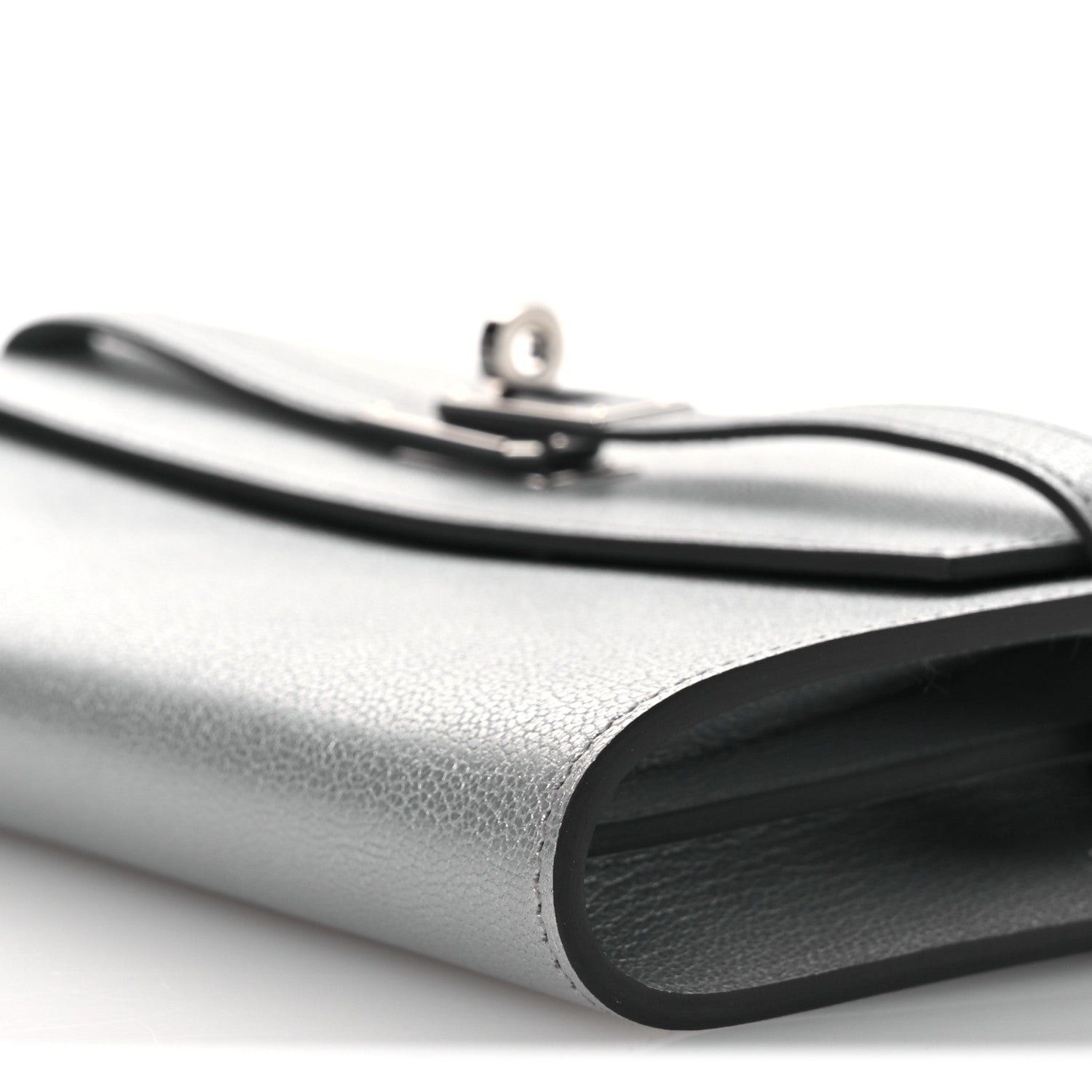 Metallic Chevre Chamkilight Kelly Wallet To Go Argent