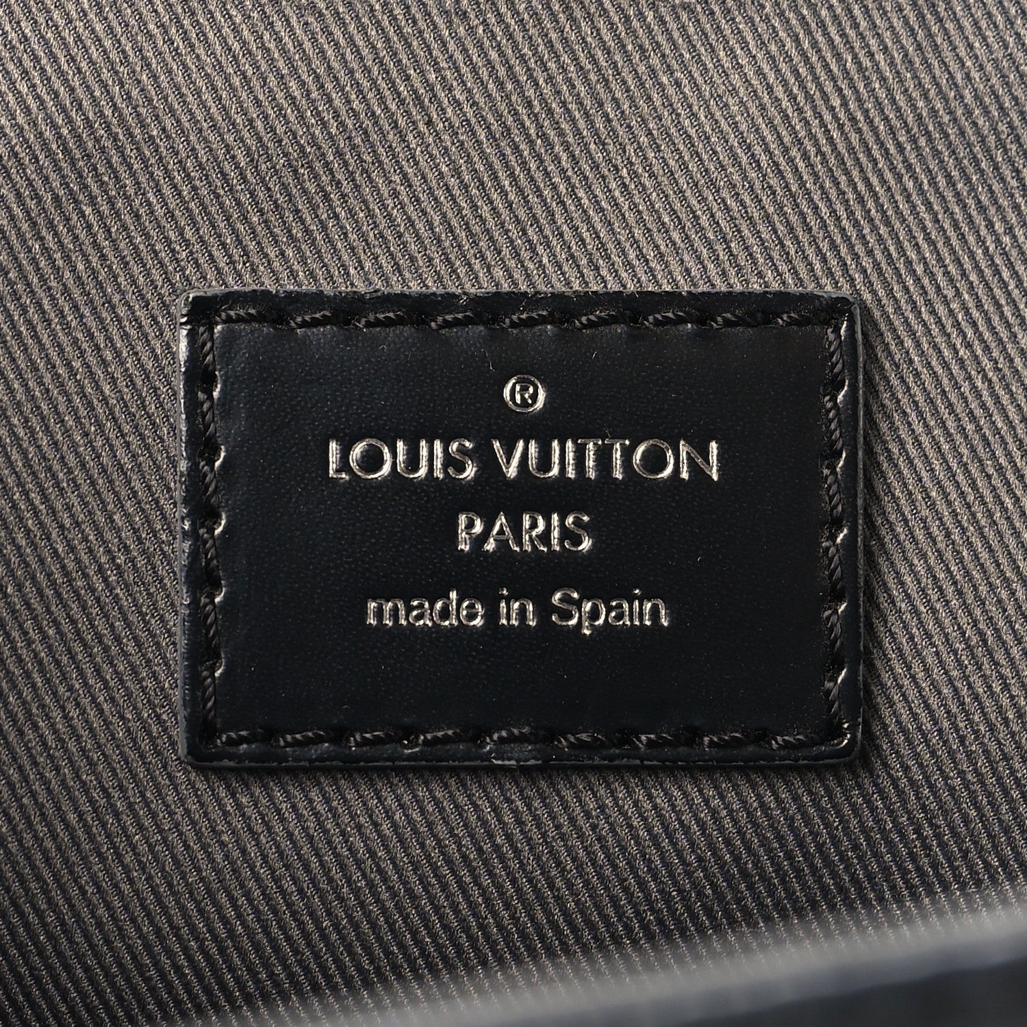 Damier Graphite Logo District PM Grey