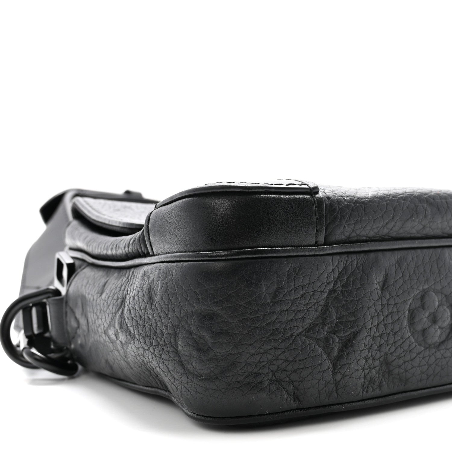 Taurillon Monogram Steamer Messenger Black