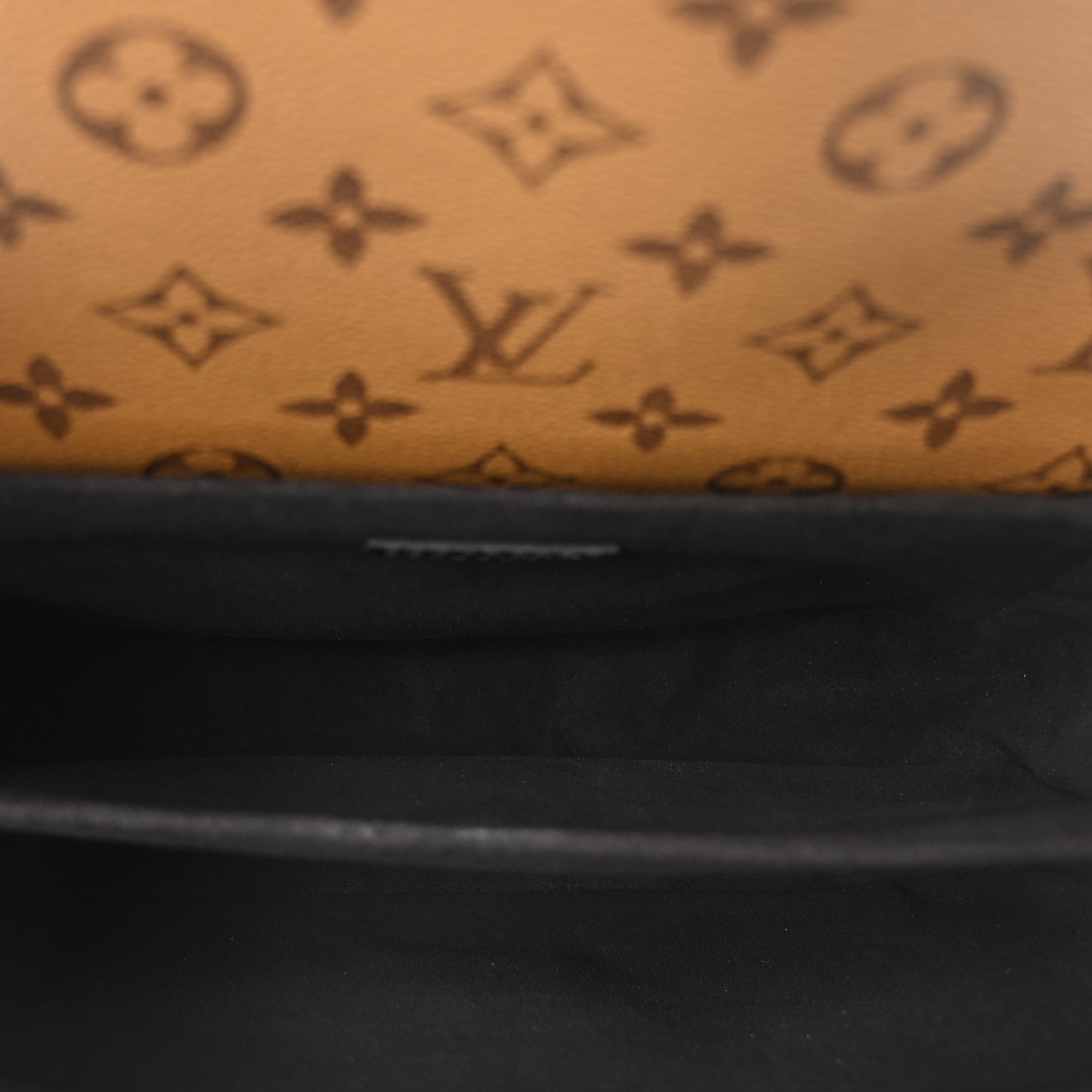 Reverse Monogram Pochette Metis