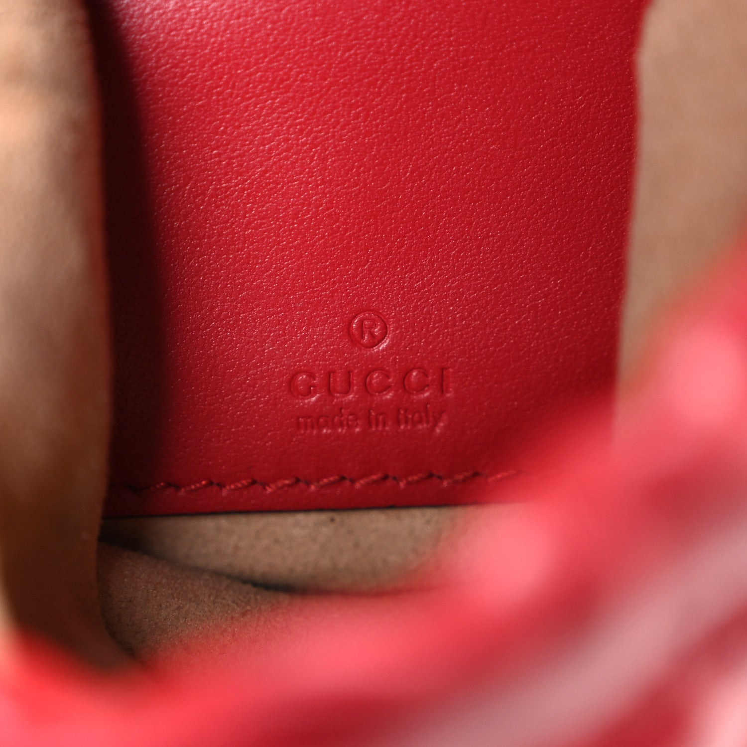 Calfskin Matelasse Mini GG Marmont 2.0 Bucket Bag Hibiscus Red