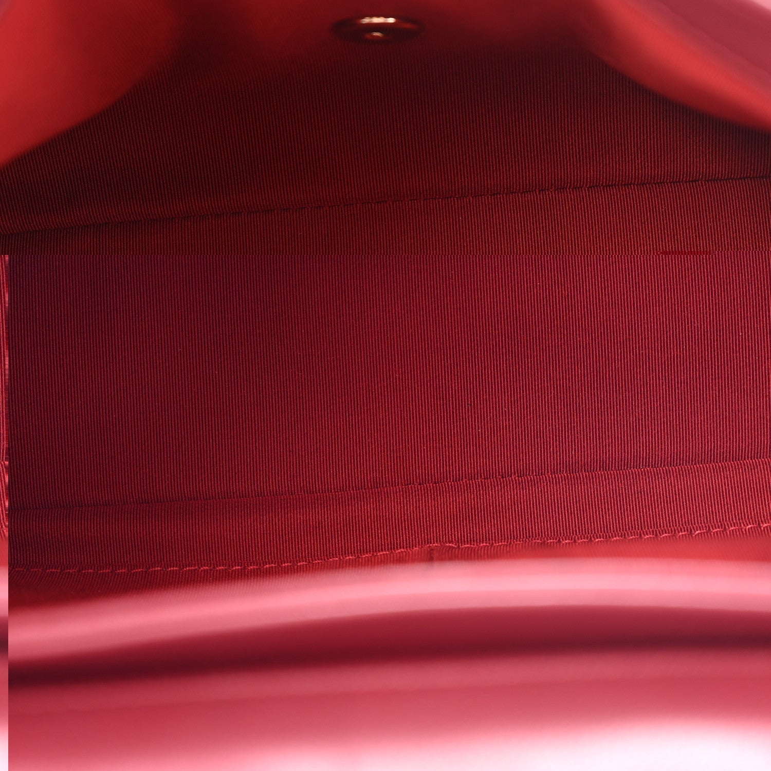 Grained Calfskin Stitched Chevron Medium Chic Top Handle Flap Red