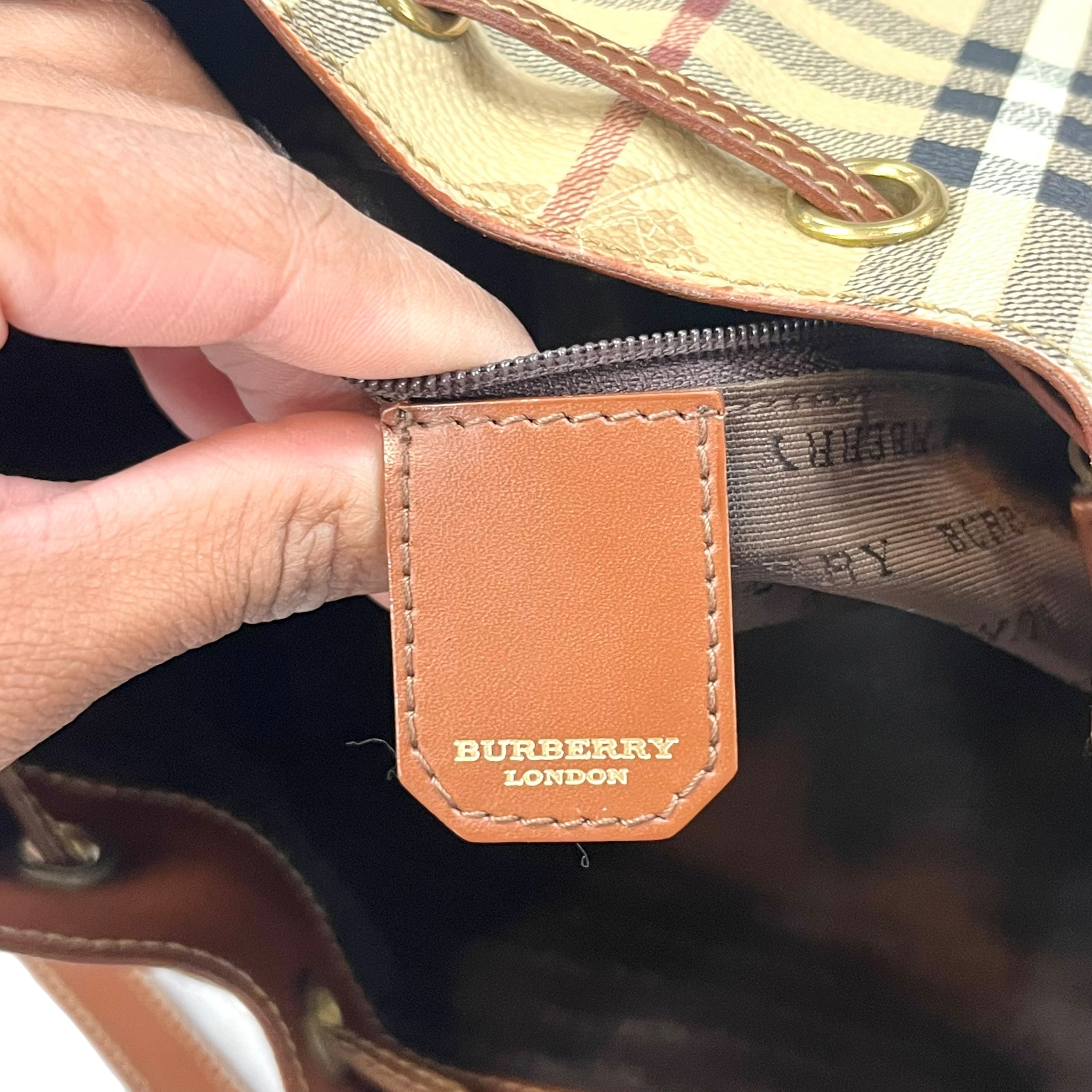 Handbag Luxury Designer By Burberry, Size: Medium