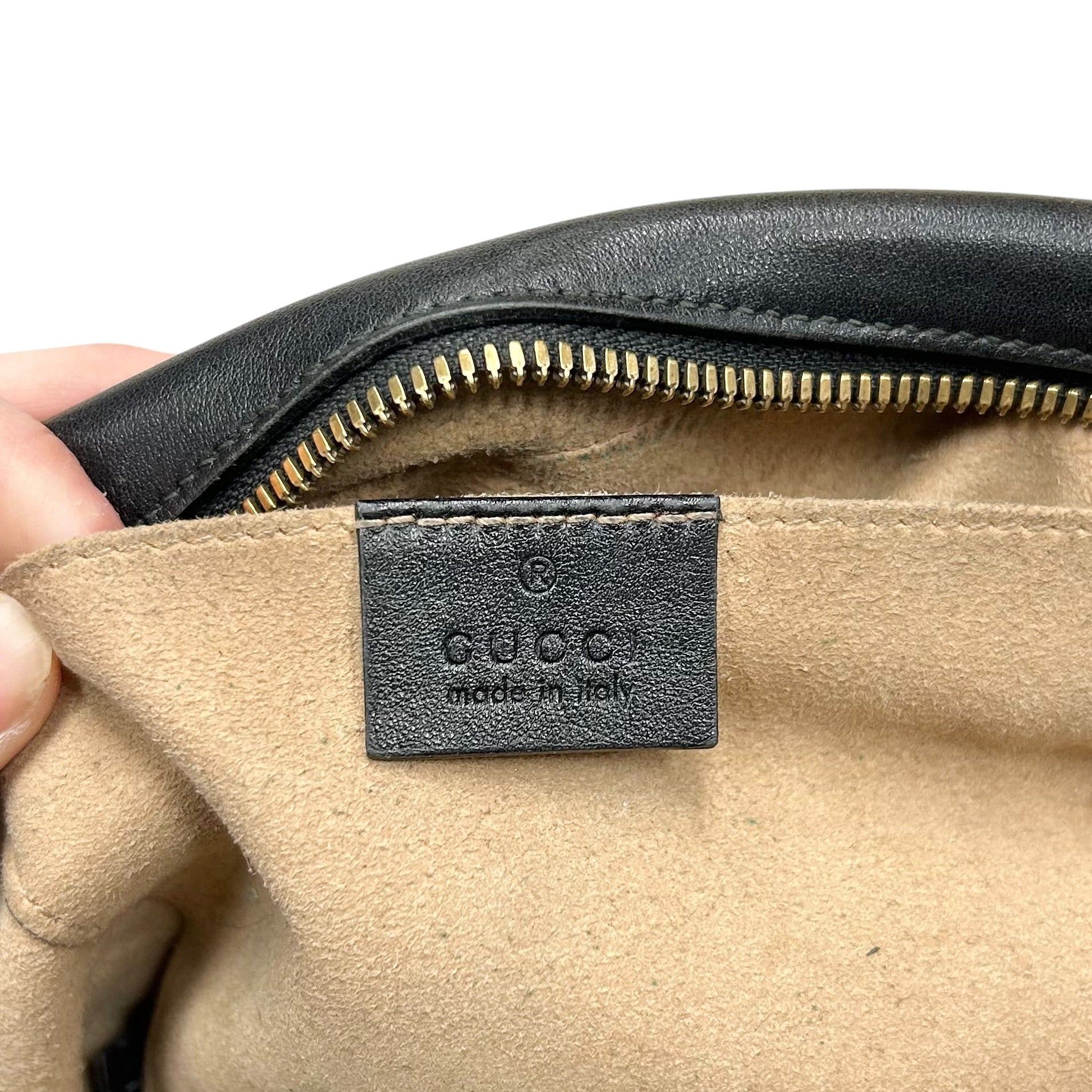 Crossbody Luxury Designer By Gucci, Size: Small