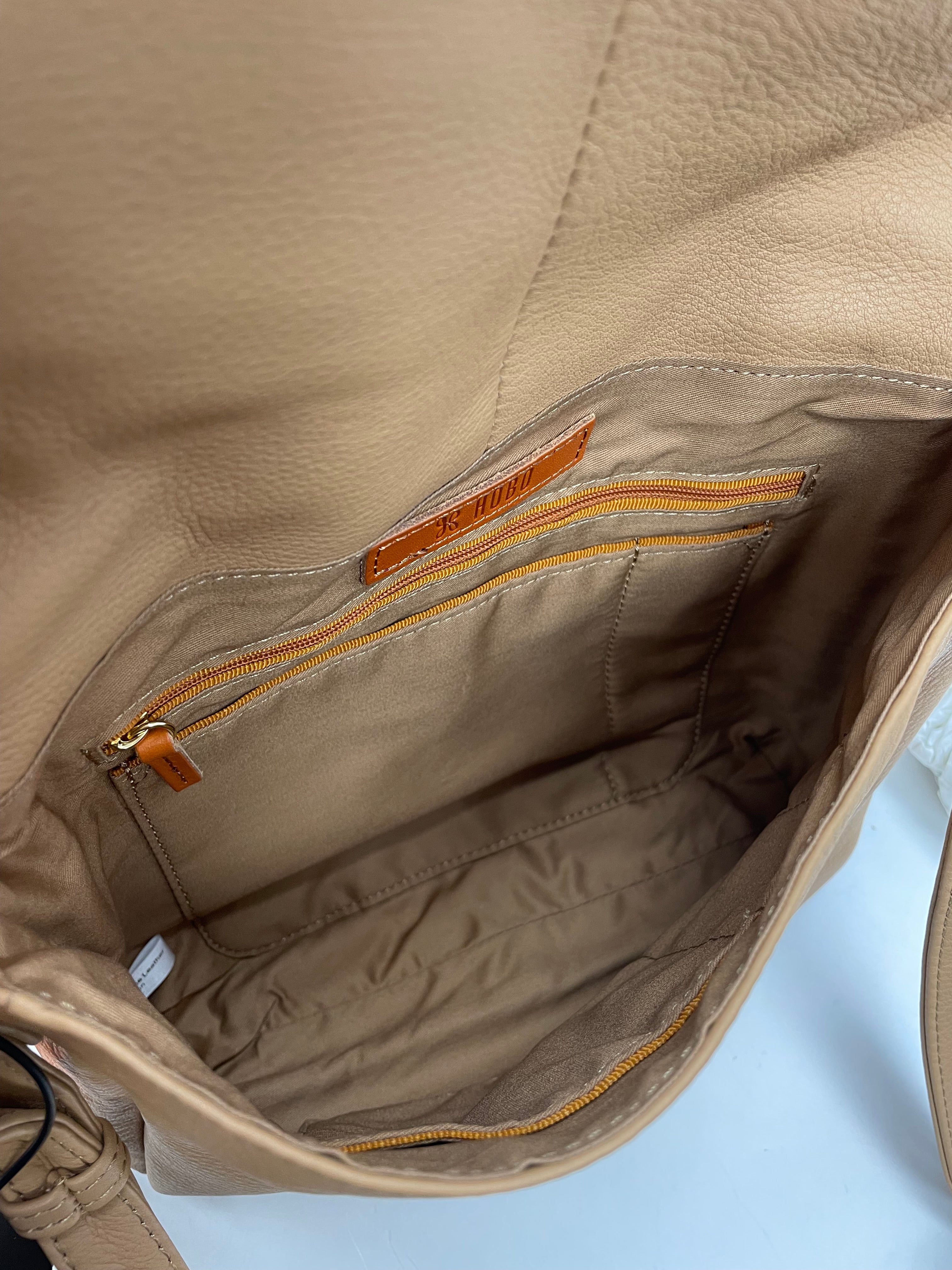 Crossbody Leather By Hobo Intl In Tan, Size:Medium
