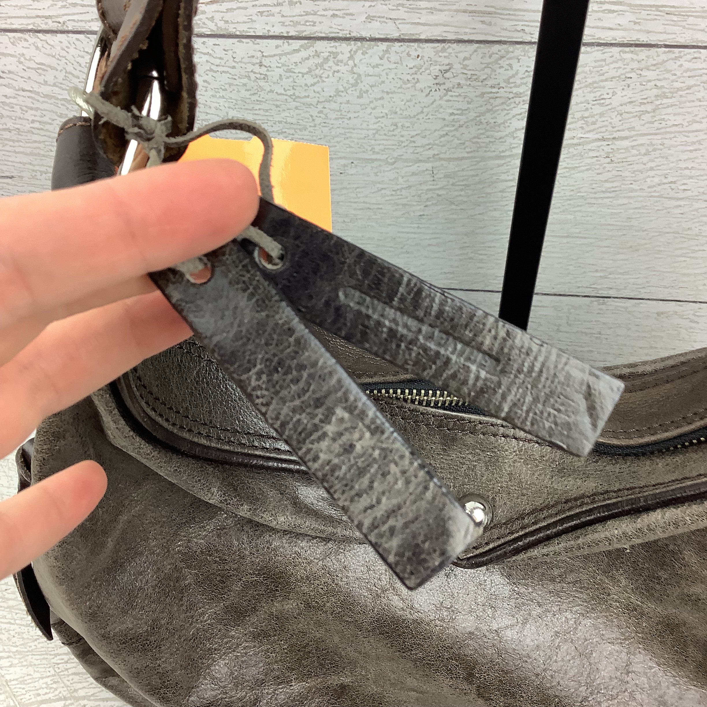 Handbag Leather By Clothes Mentor, Size: Medium