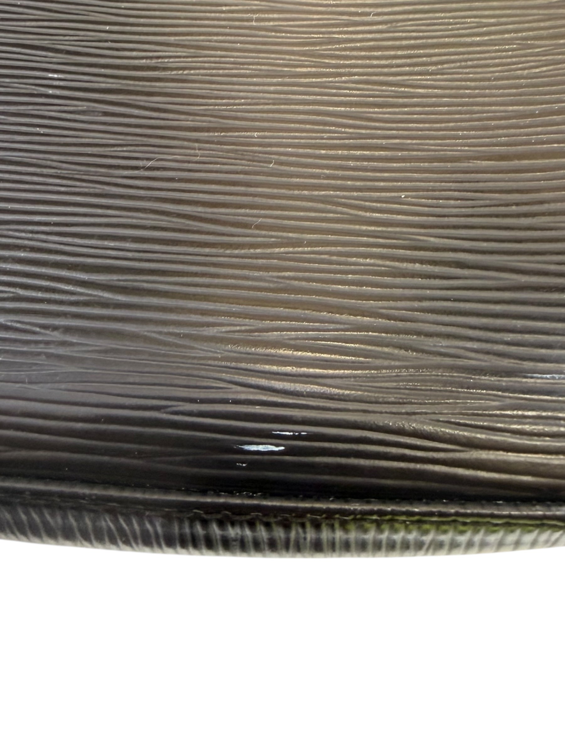 Handbag Luxury Designer By Louis Vuitton, Size: Small