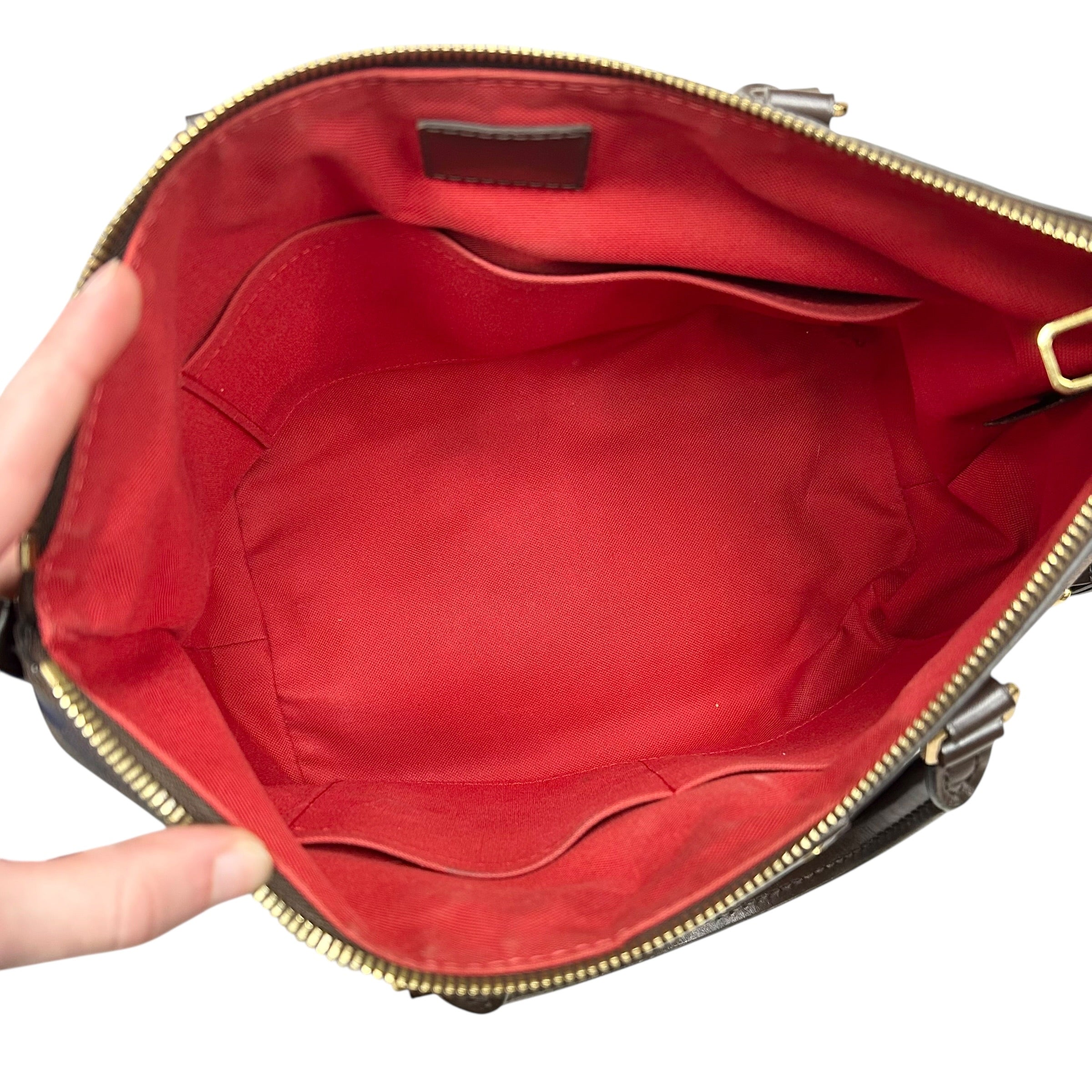 Crossbody Luxury Designer By Louis Vuitton, Size: Medium