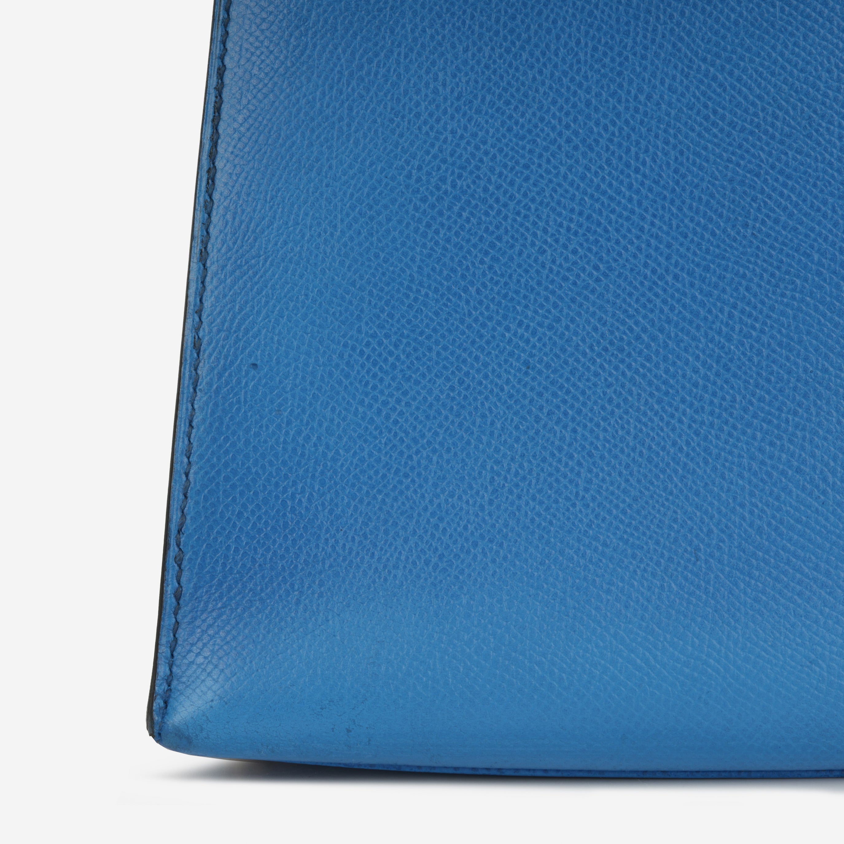 Hermès Vintage Kelly 28 - Bleu De France Courchevel | Gold Hardware