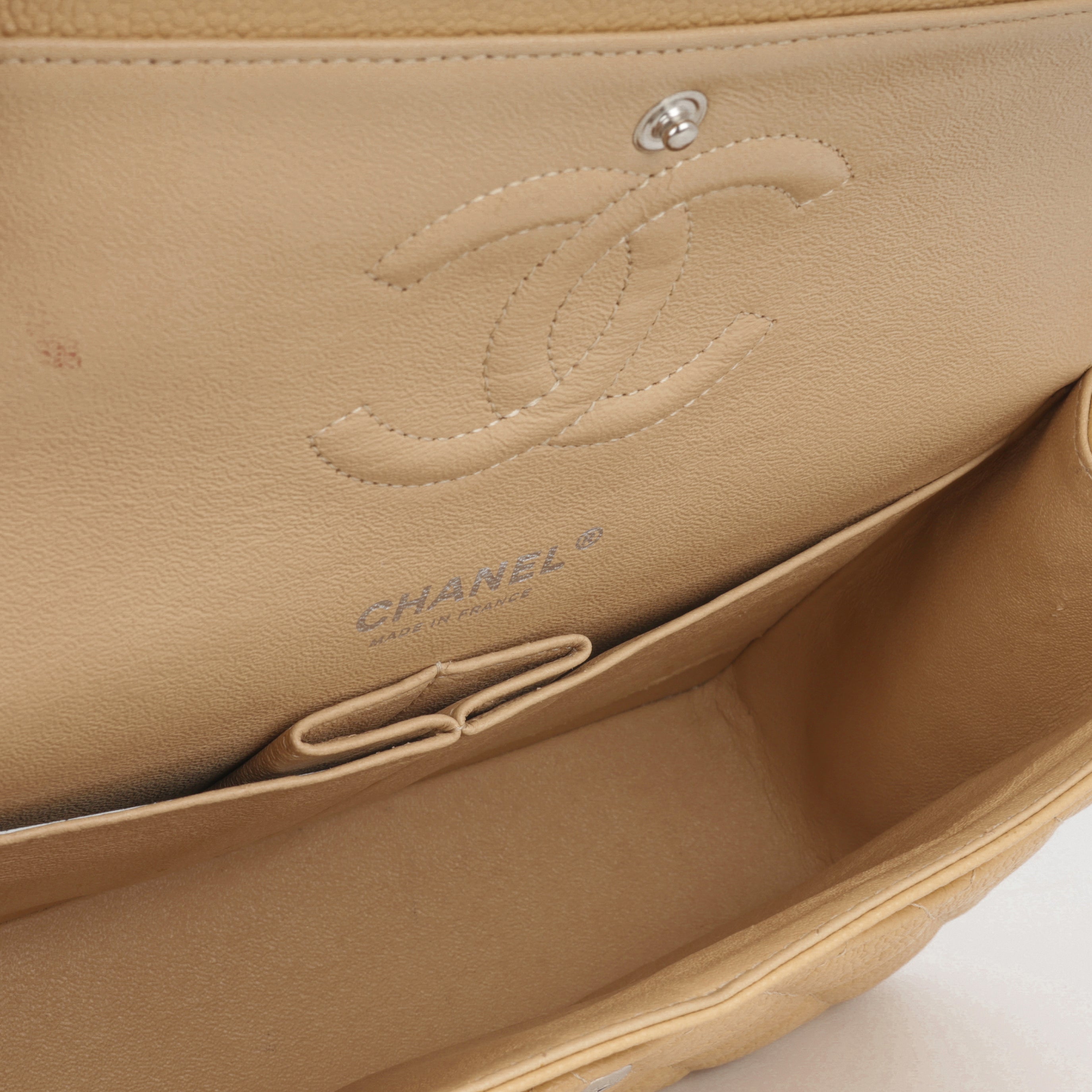 Medium Classic Flap