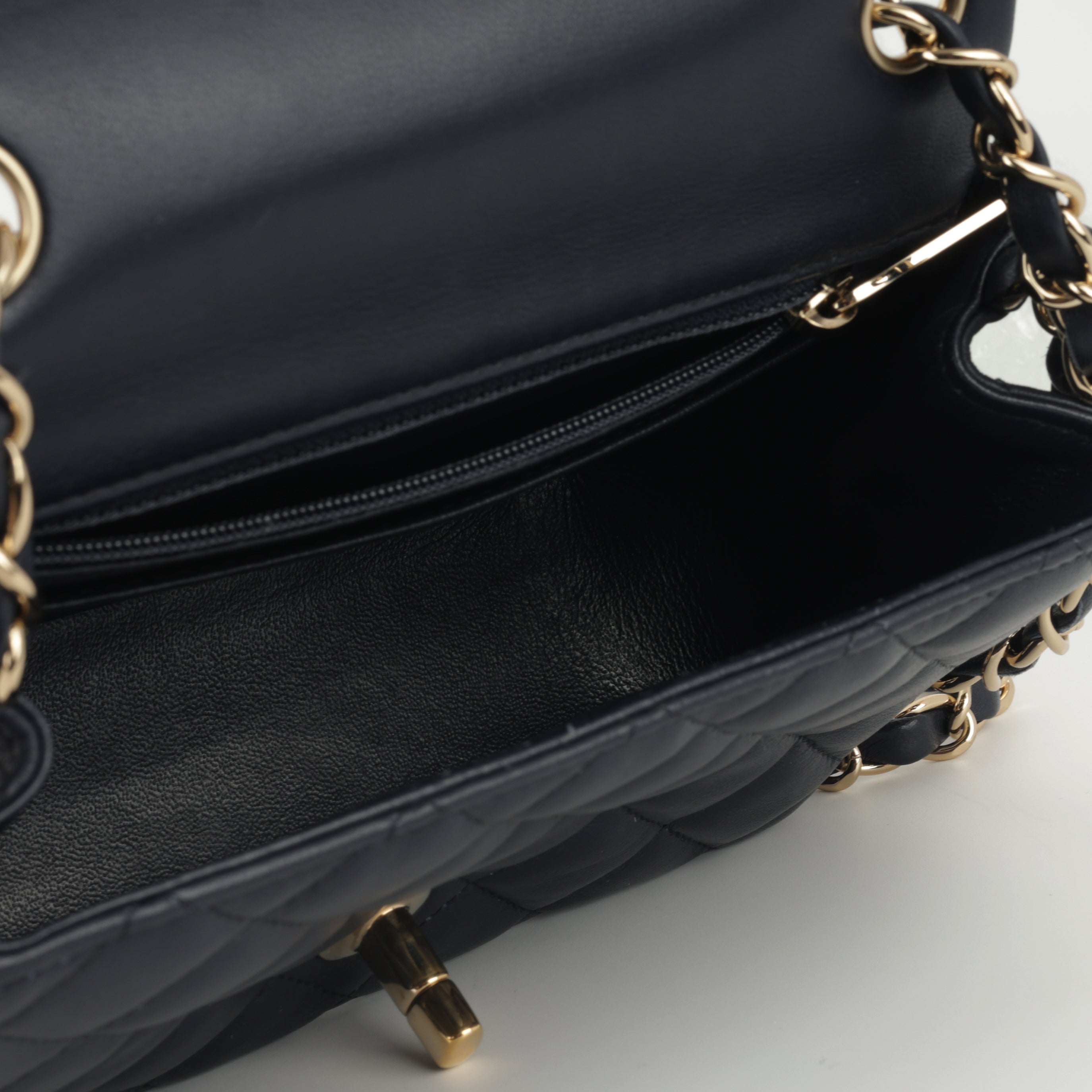Mini Square Classic Flap