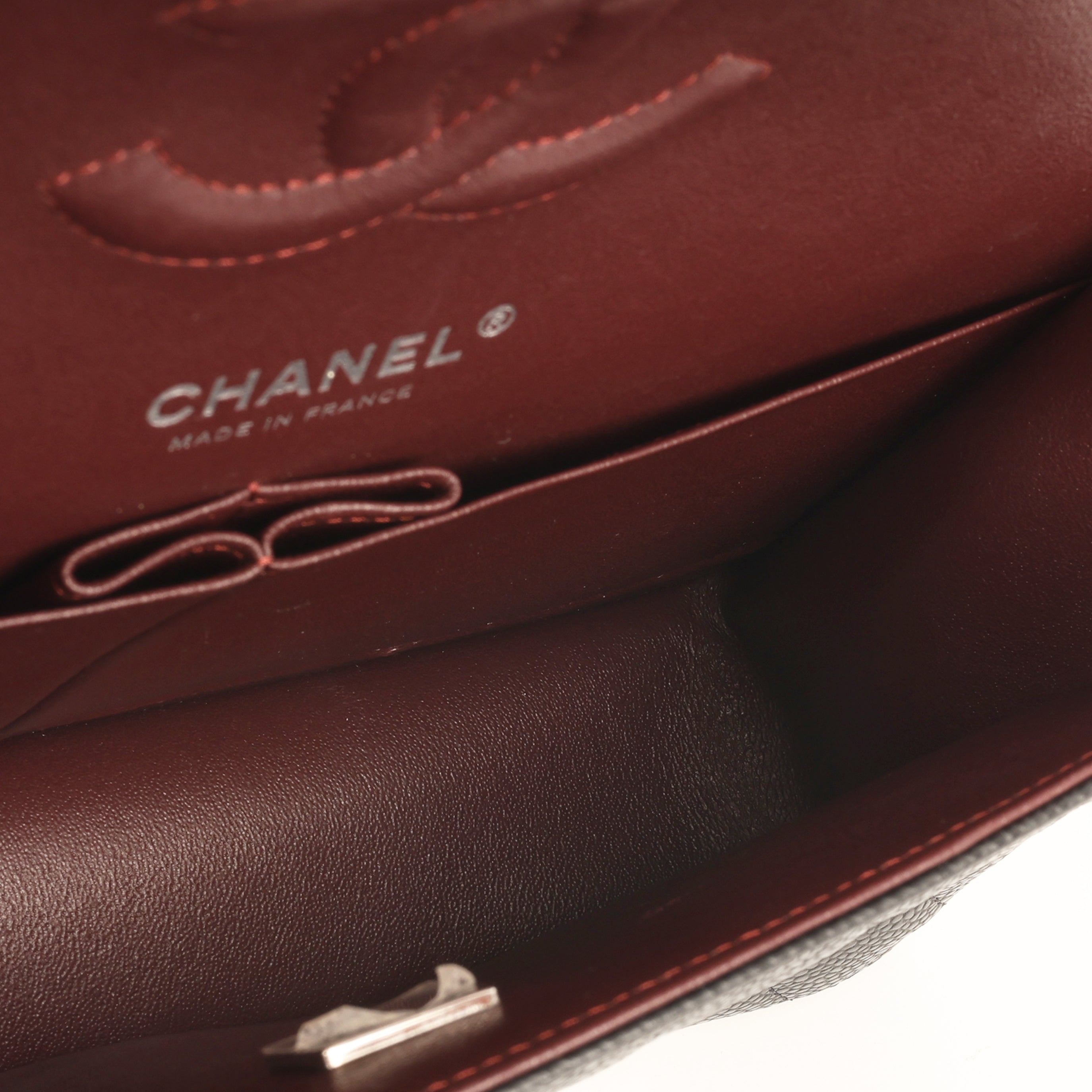Medium Classic Flap