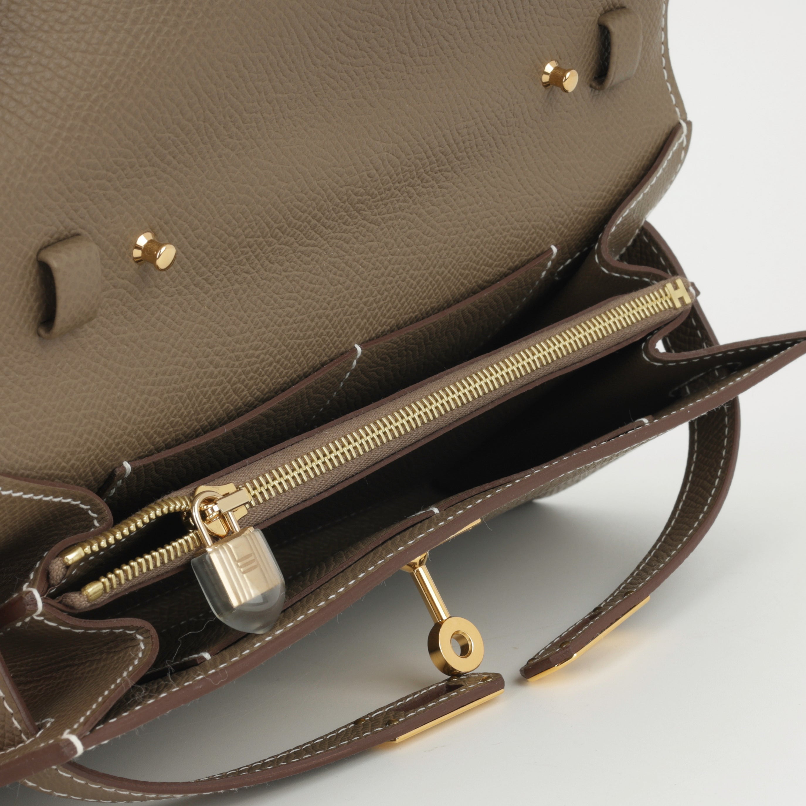 Hermès Kelly To Go Wallet - Etoupe Epsom | Gold Hardware