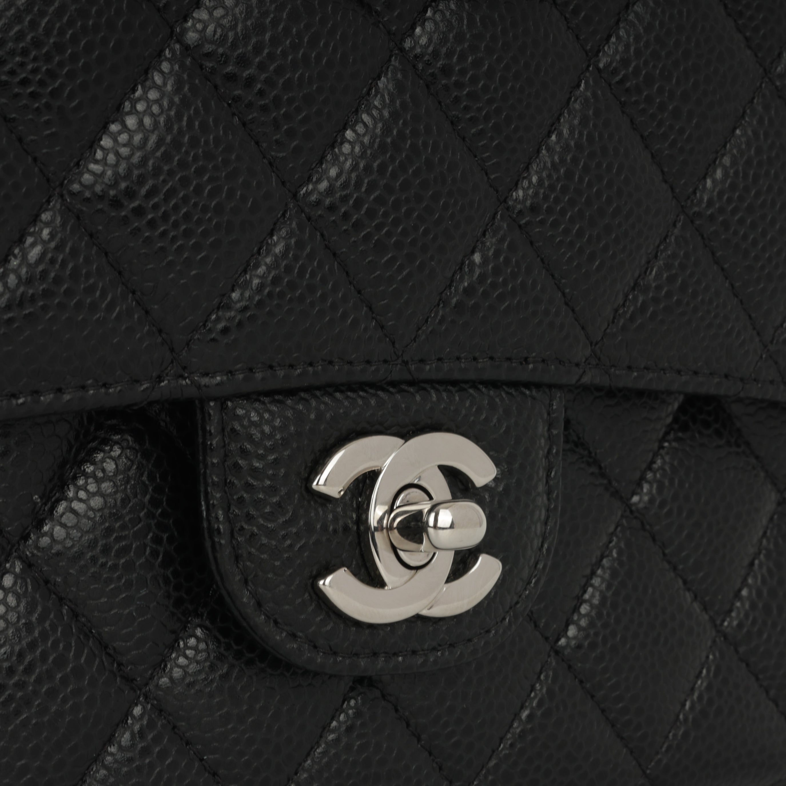Medium Classic Flap