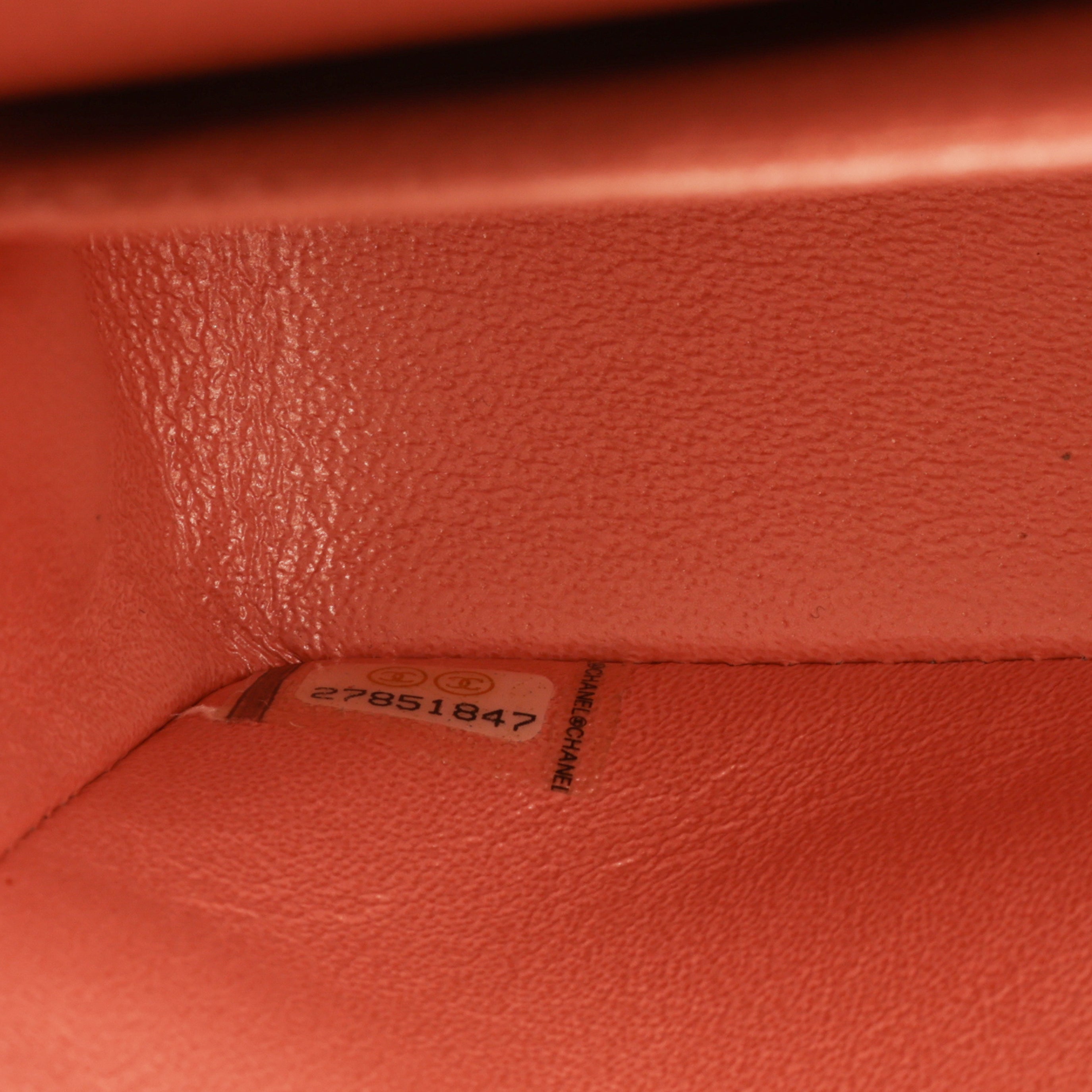 Medium Classic Flap