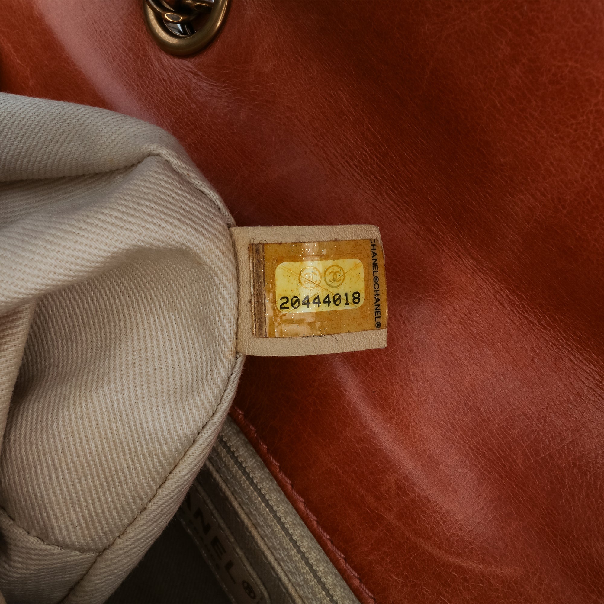 Dubai Messenger Bag Quilted Aged Calfskin Medium