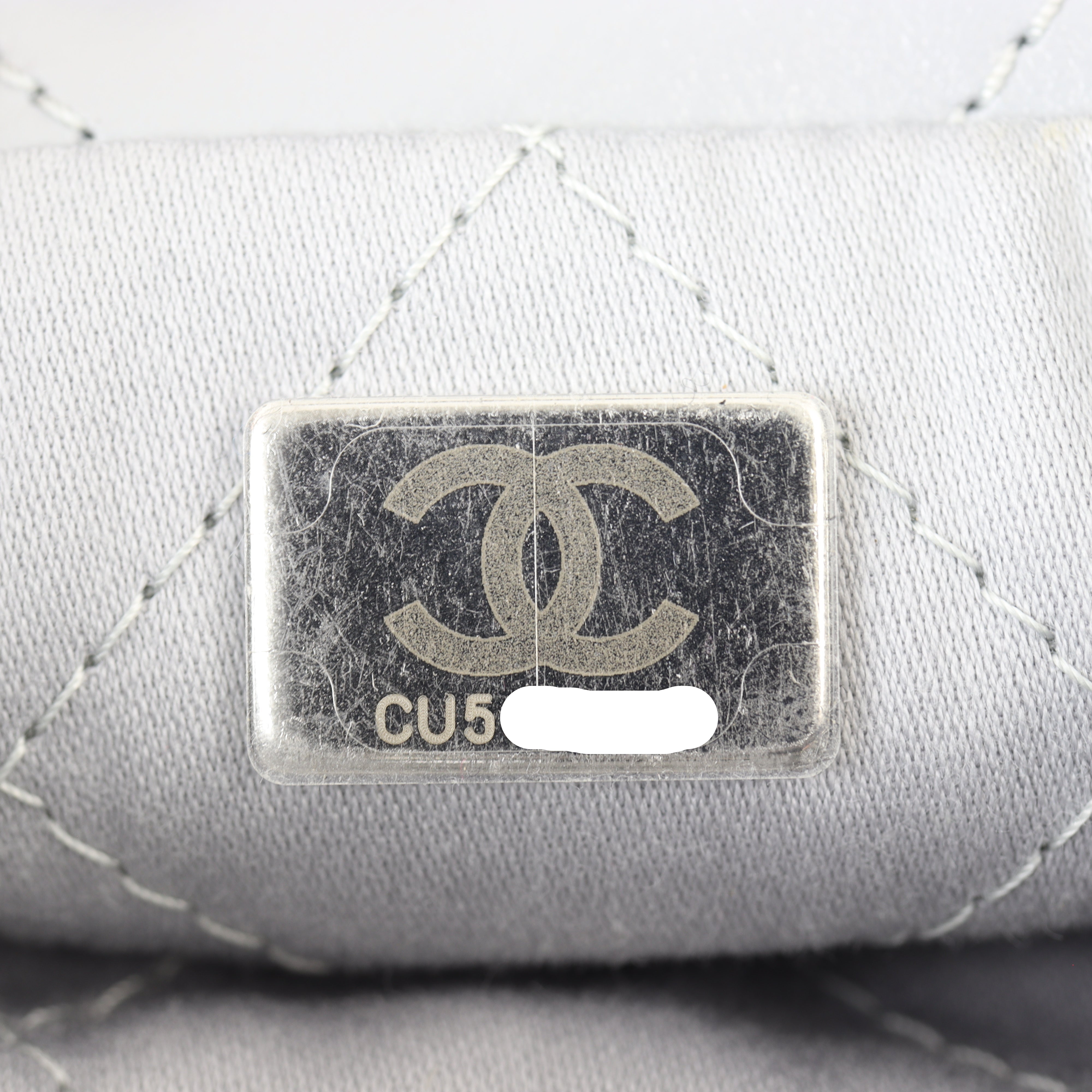 Chanel 22 Hobo Mini