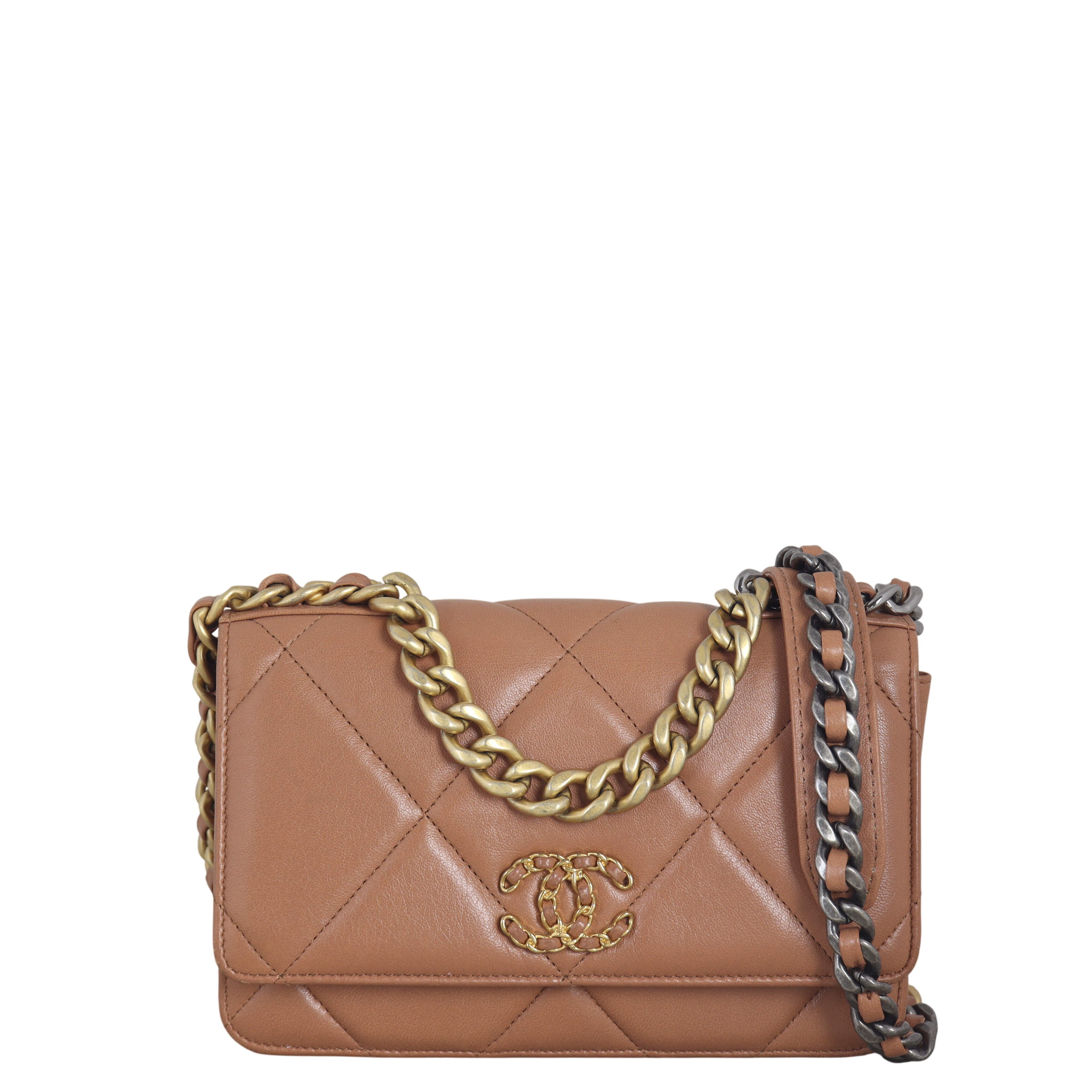 Chanel 19 Wallet on Chain