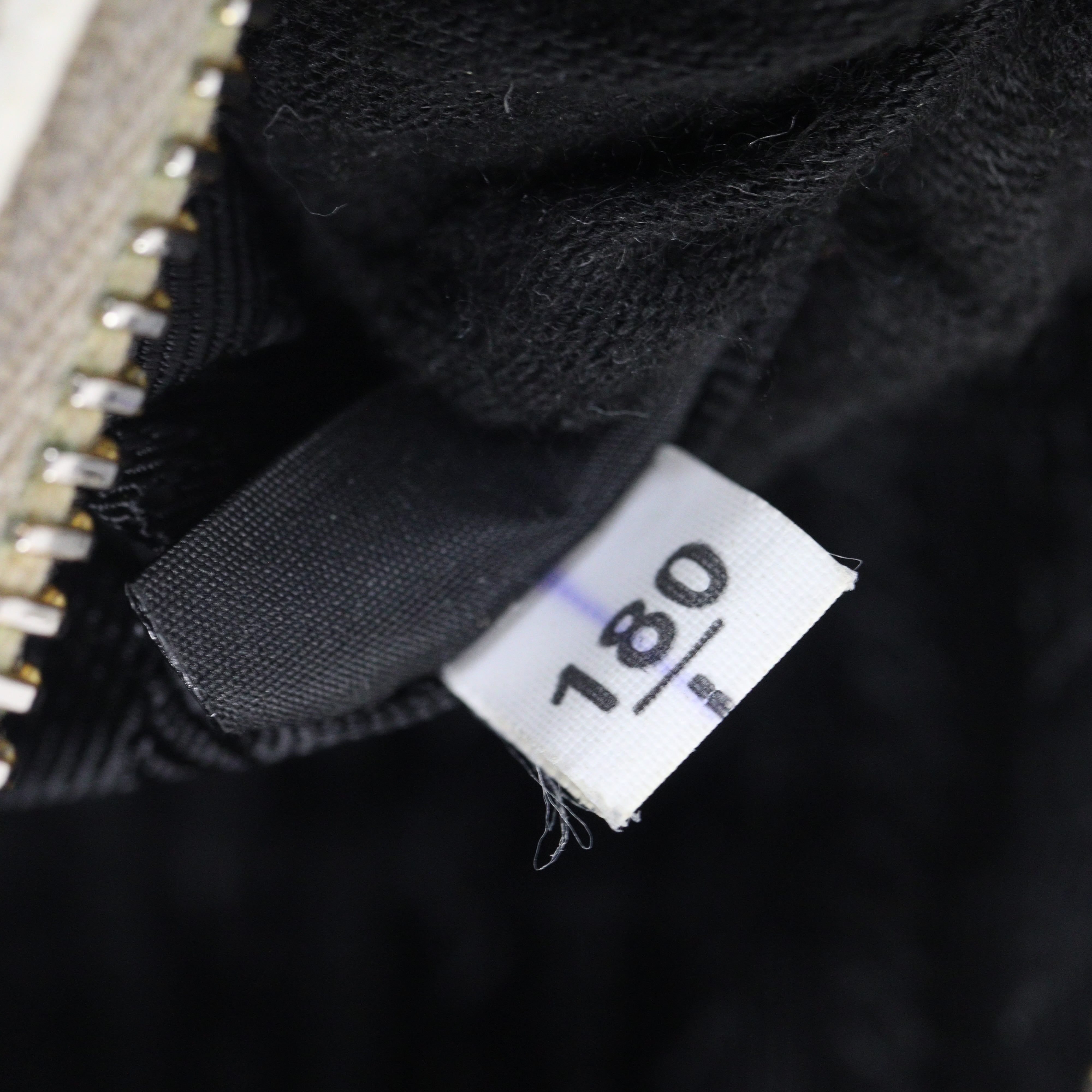 Prada Re-edition 2005 Saffiano Shoulder Bag
