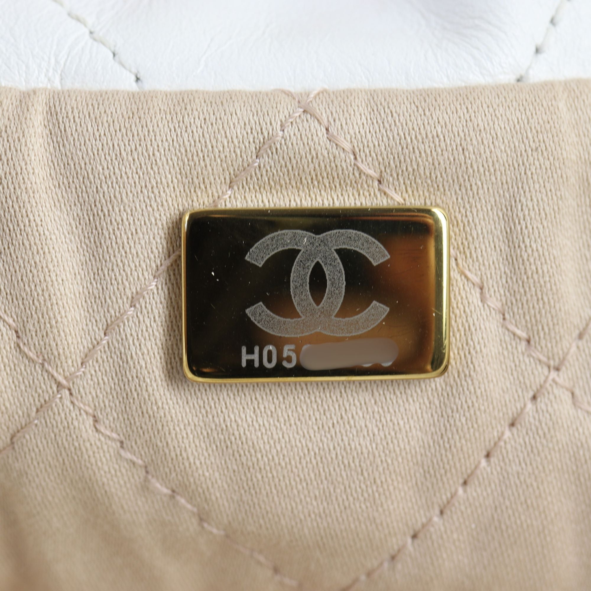 Chanel 22 Hobo Small
