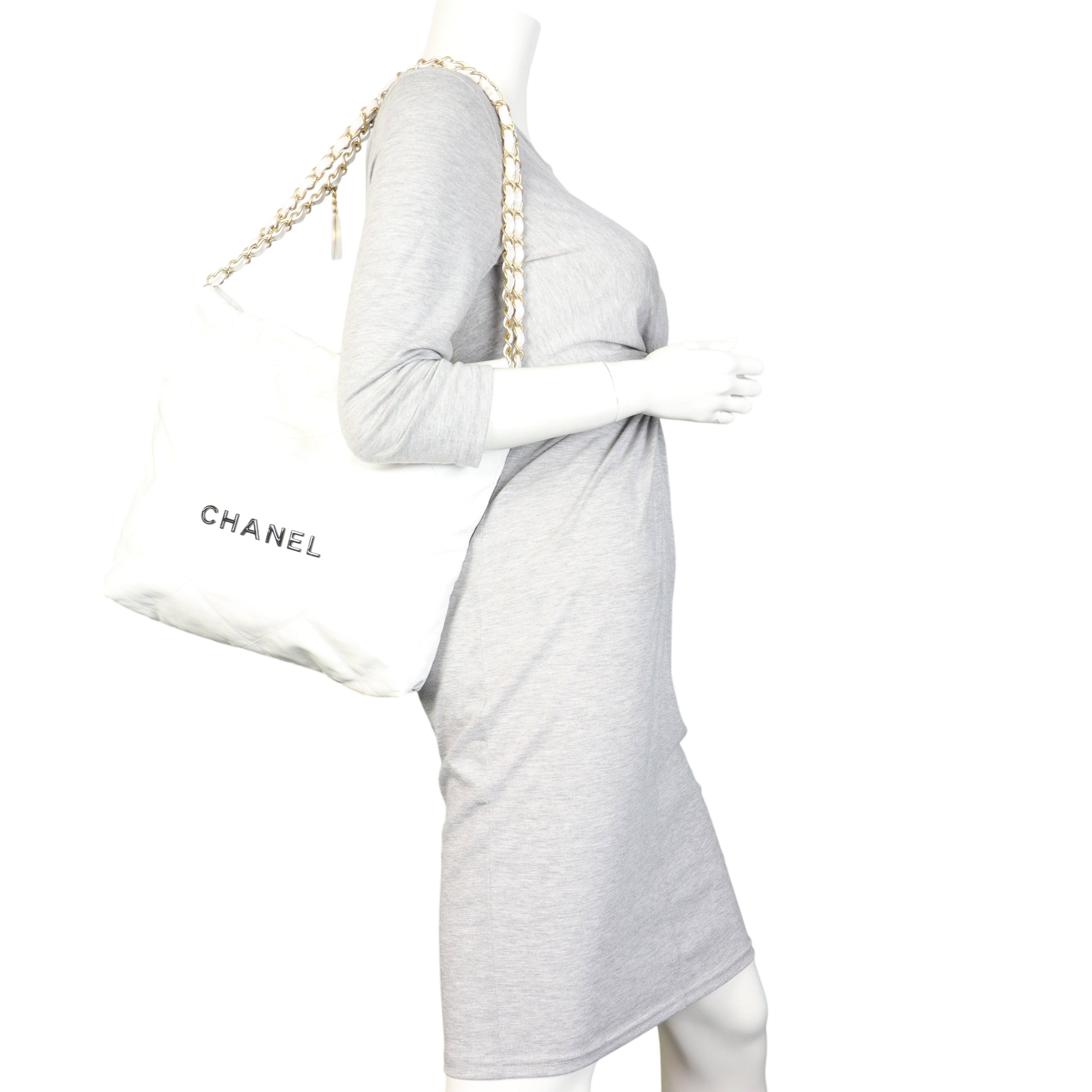 Chanel 22 Hobo Small