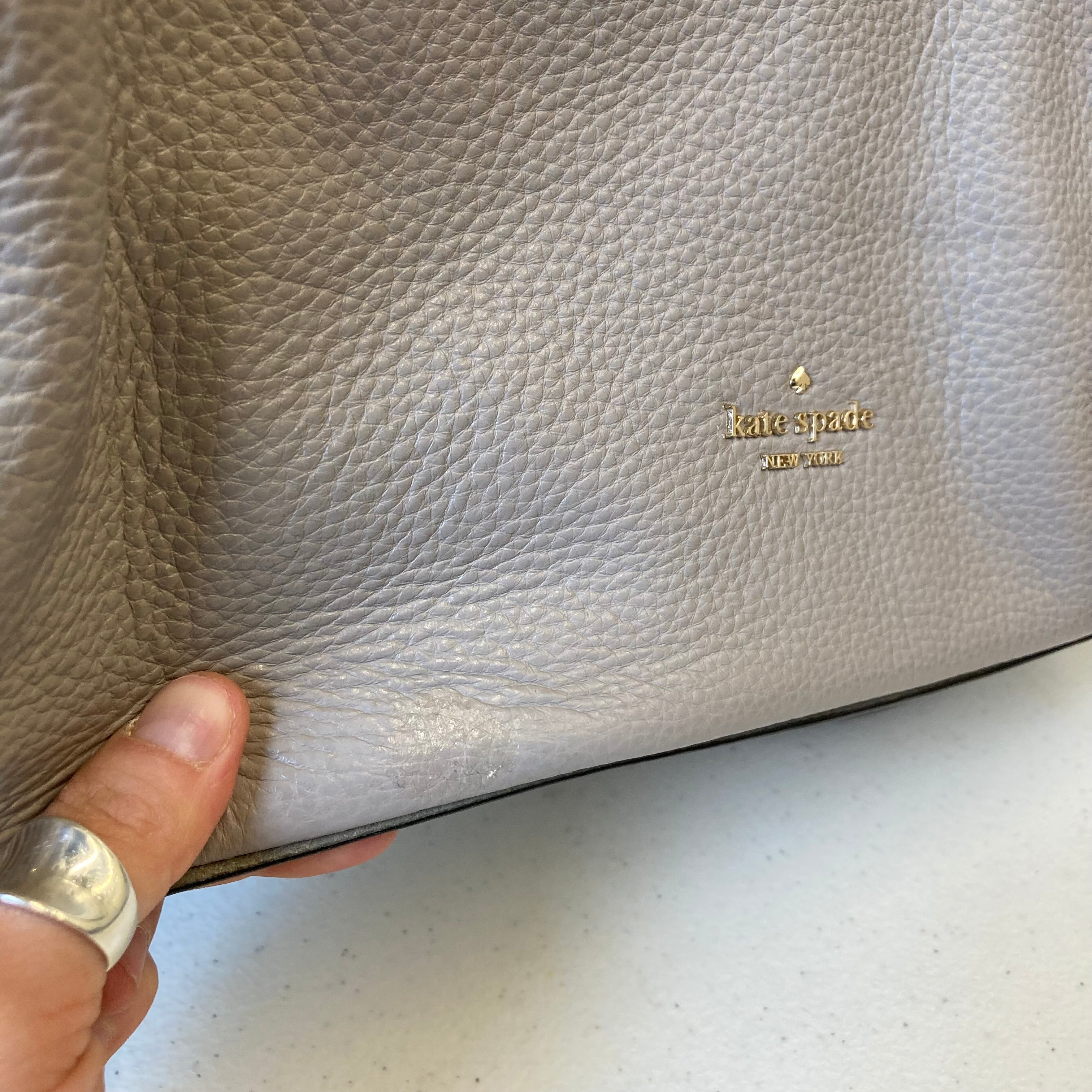 Handbag Designer By Kate Spade In Grey & White, Size:Medium