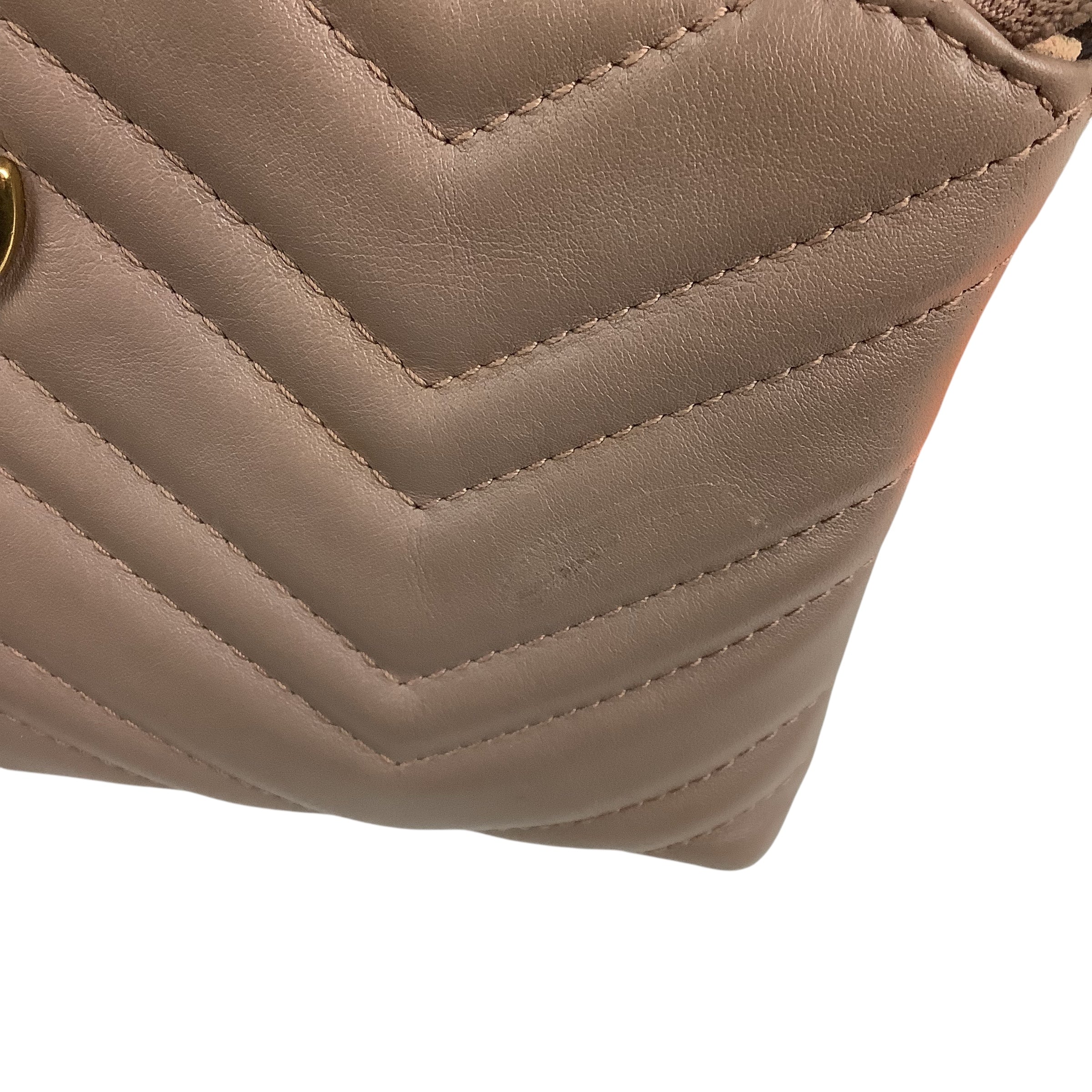 Crossbody Luxury Designer By Gucci, Size: Medium