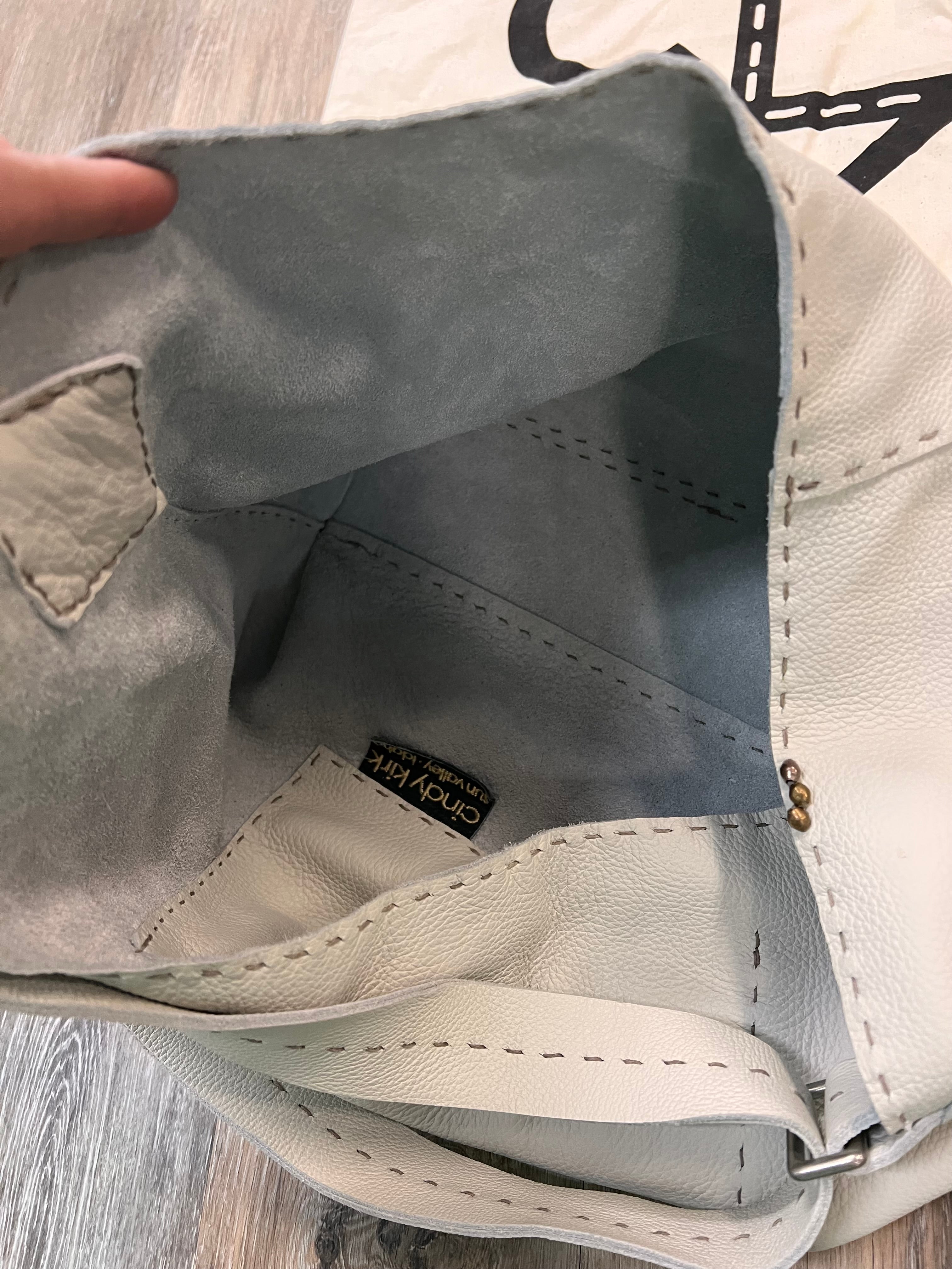 HANDBAG LEATHER by  Cindy Kirk In CREAM, Size: LARGE