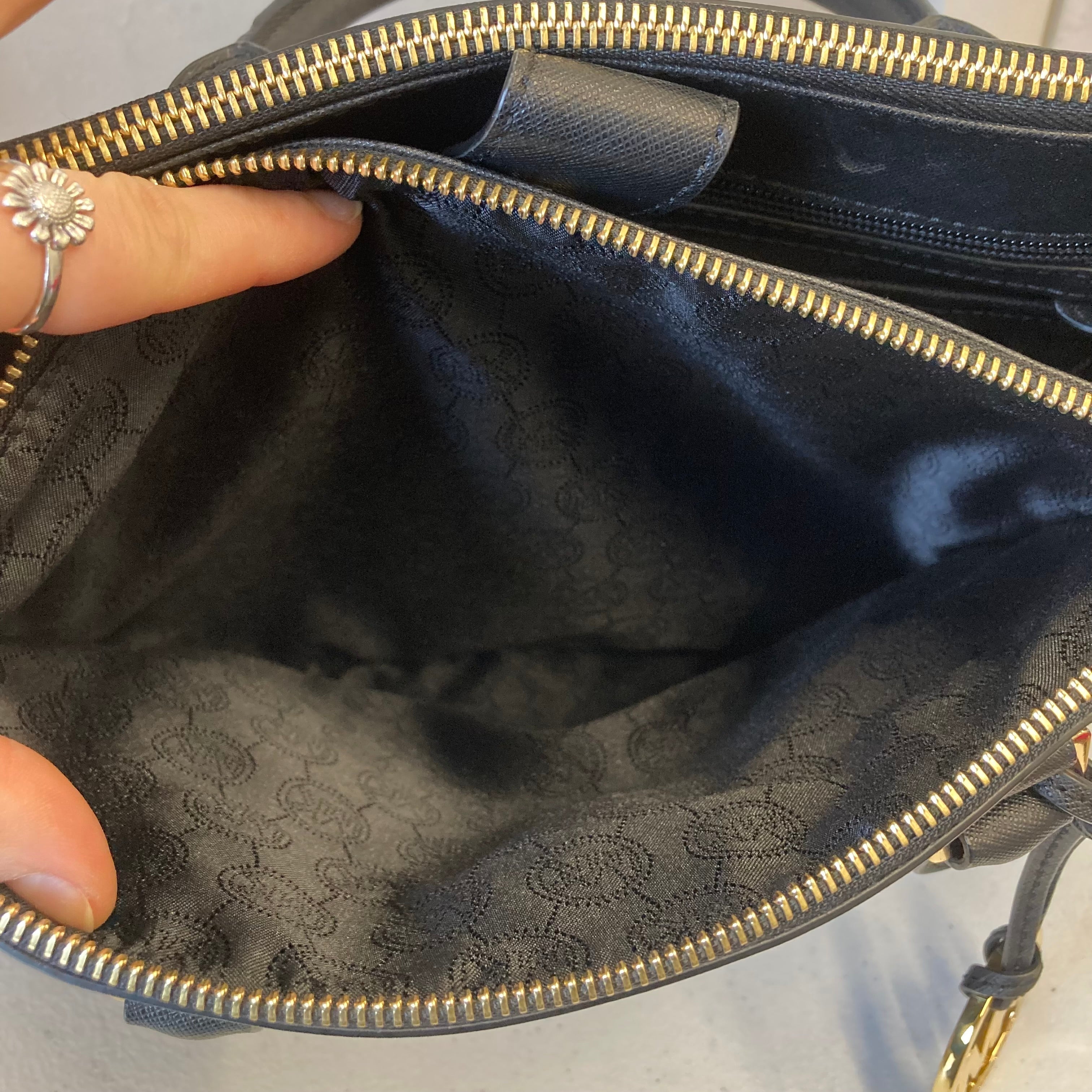 Handbag Designer By Michael Kors In Black, Size:Medium